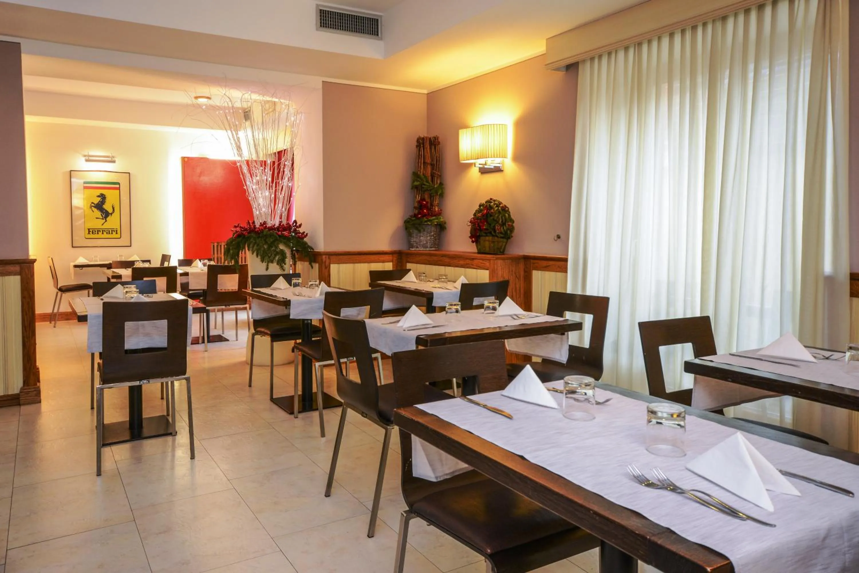 Restaurant/places to eat in Hotel Master