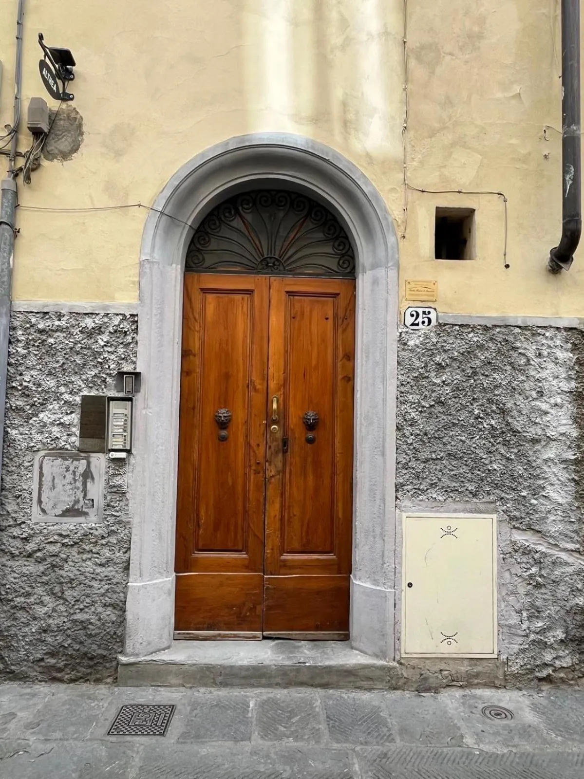 Facade/entrance in Althea Rooms