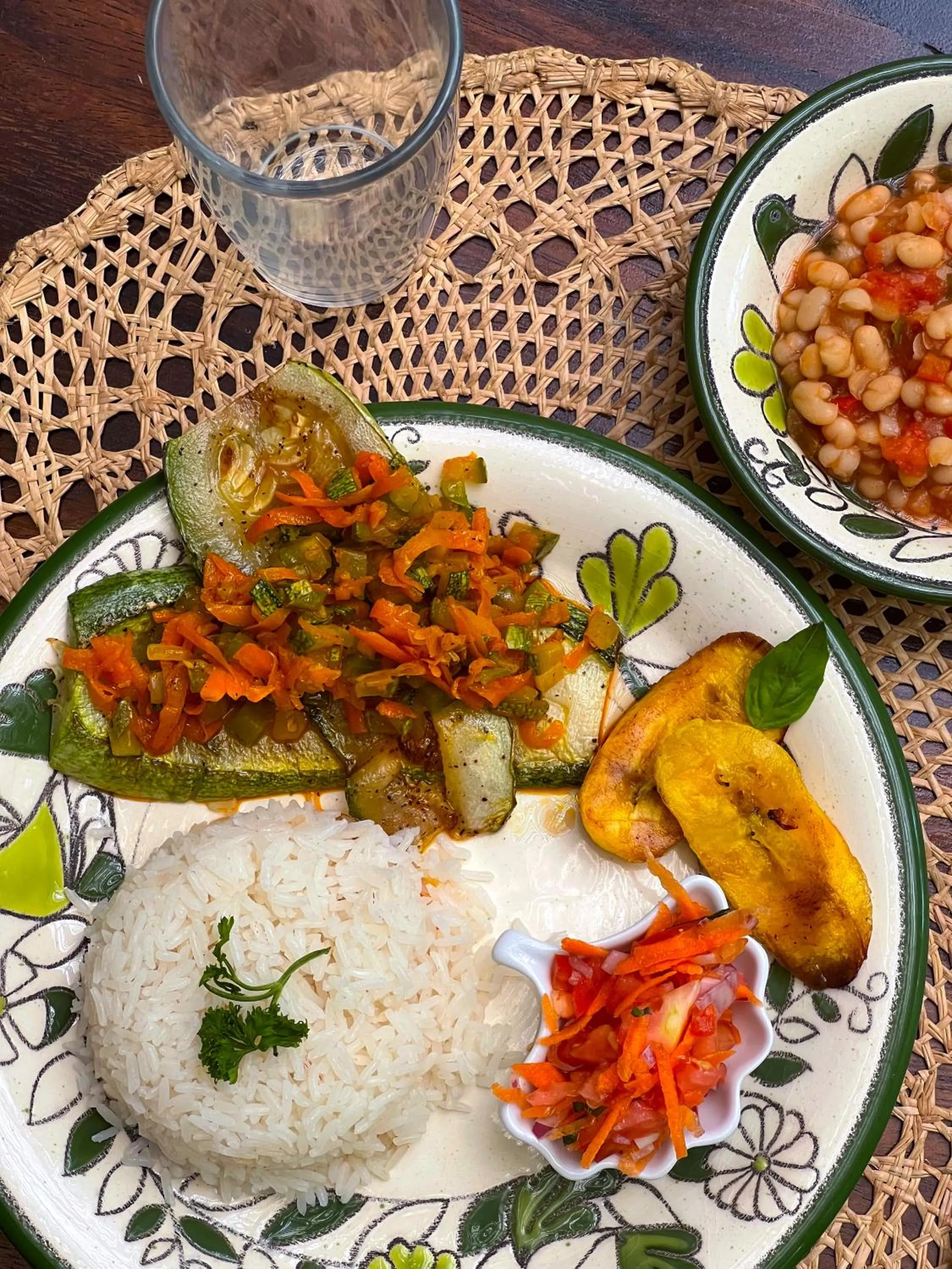 Restaurant/places to eat in Ocean Forest Ecolodge