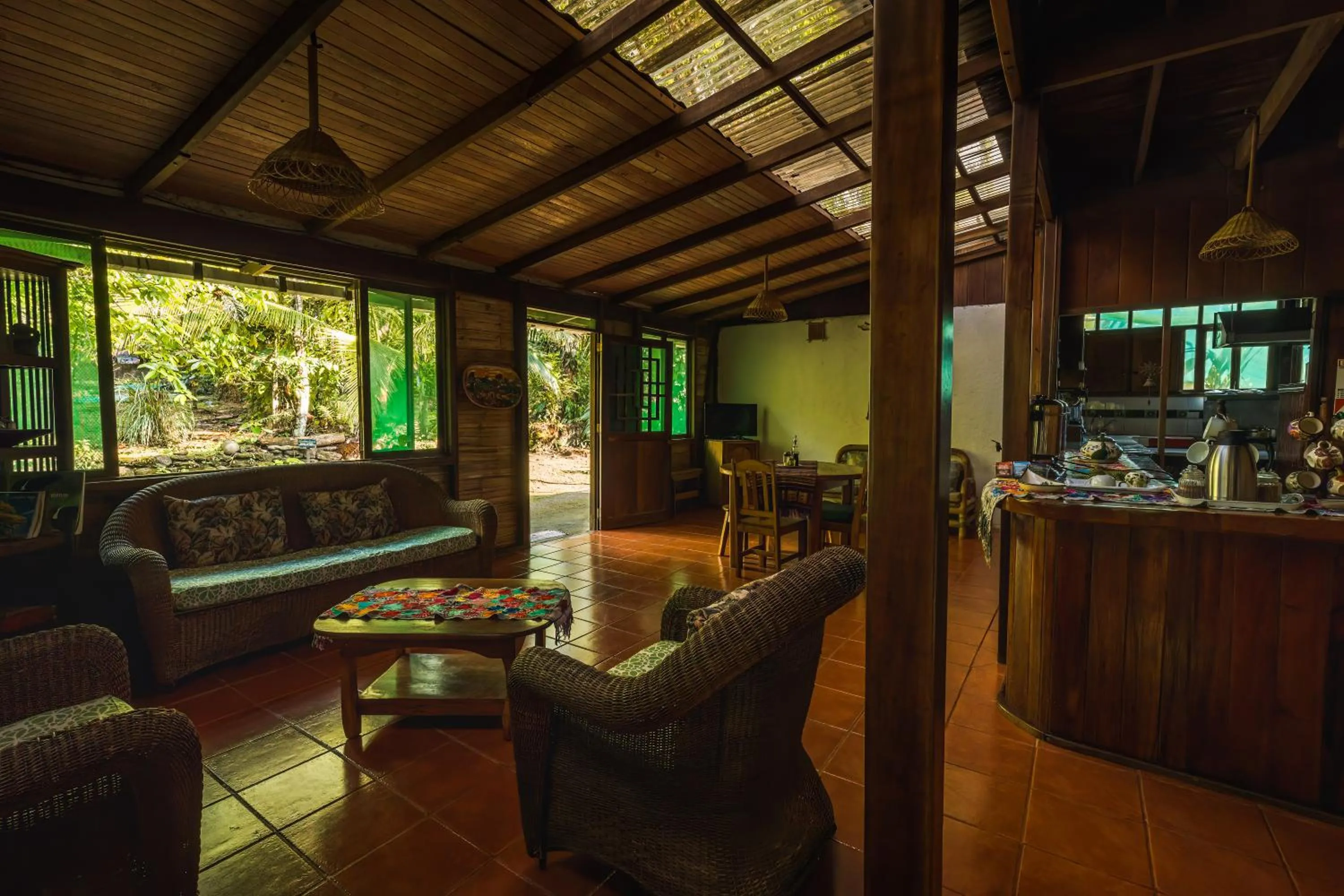 Restaurant/places to eat in Ocean Forest Ecolodge