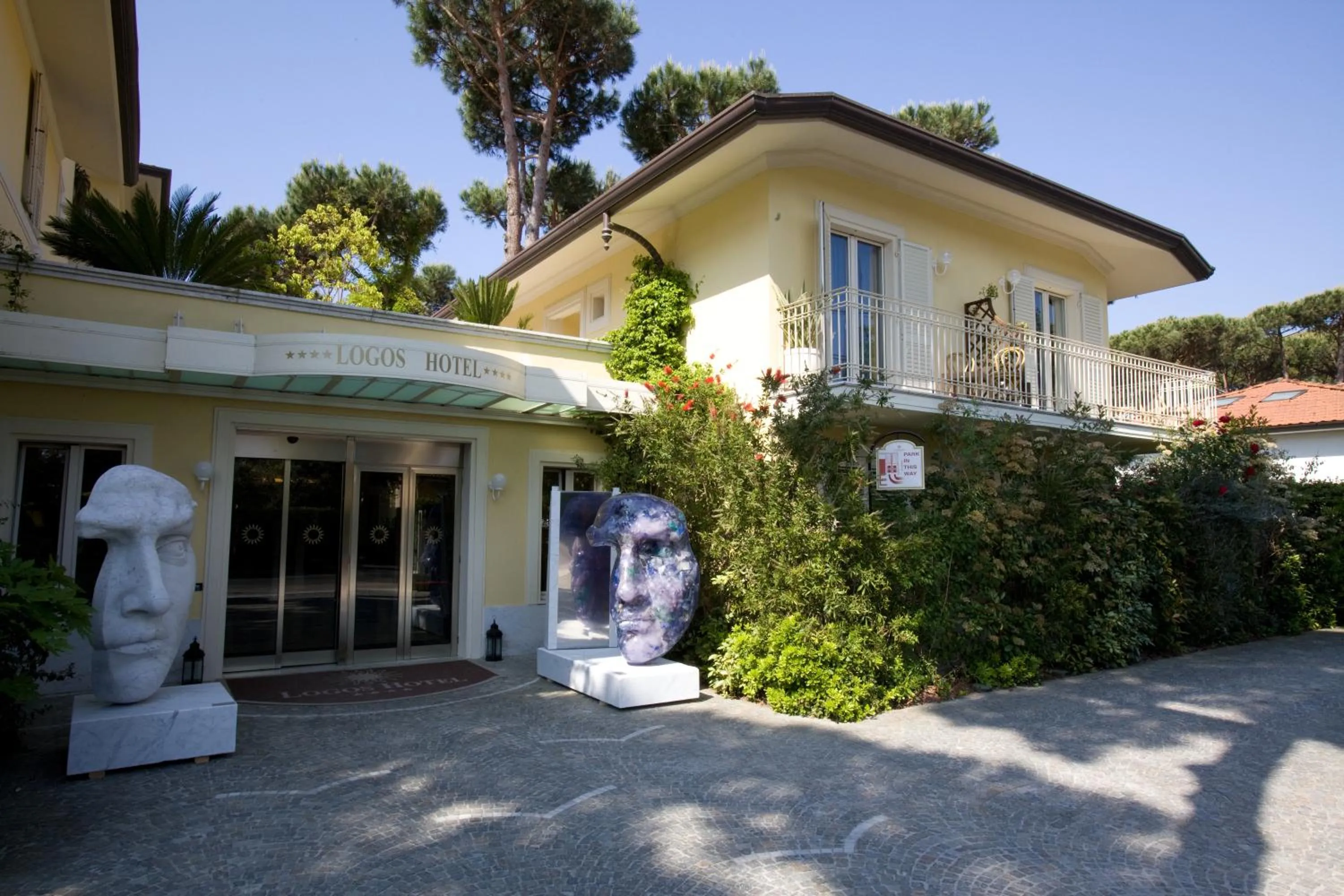 Facade/entrance in JR Resort Logos Forte dei Marmi