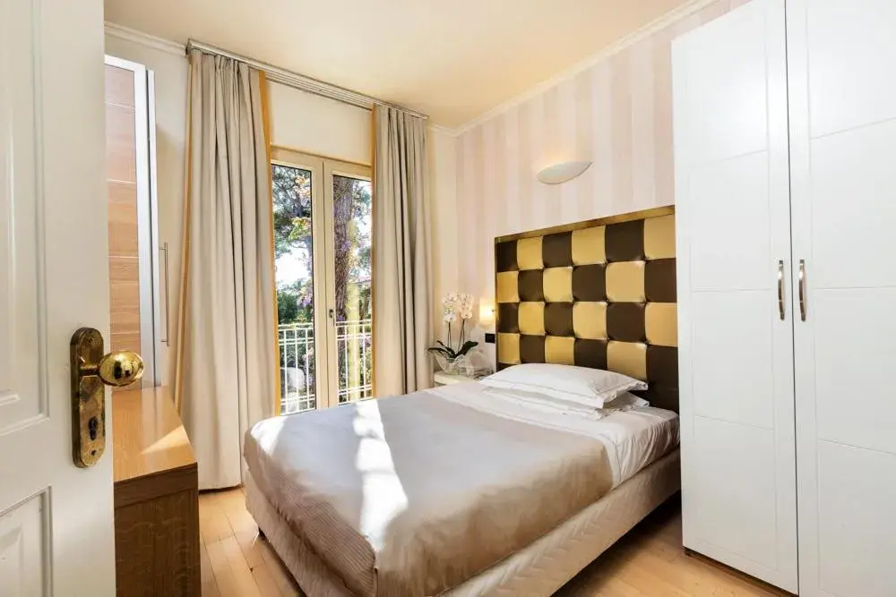 Bed in JR Resort Logos Forte dei Marmi Bed in JR Resort Logos Forte dei Marmi