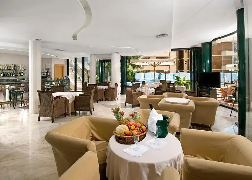 Lounge or bar, Restaurant/Places to Eat in Park Hotel