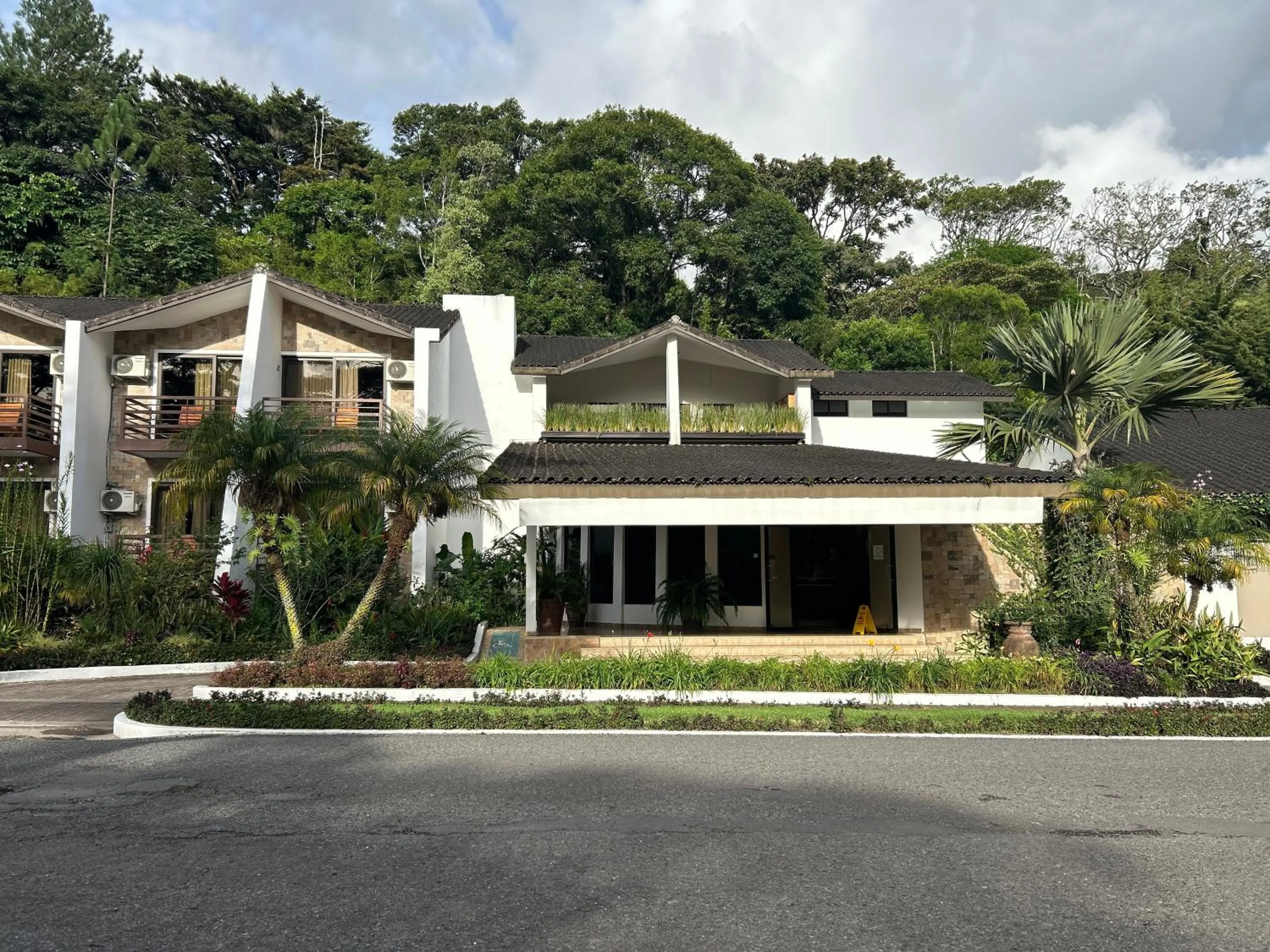 Property building in Hotel Ladera