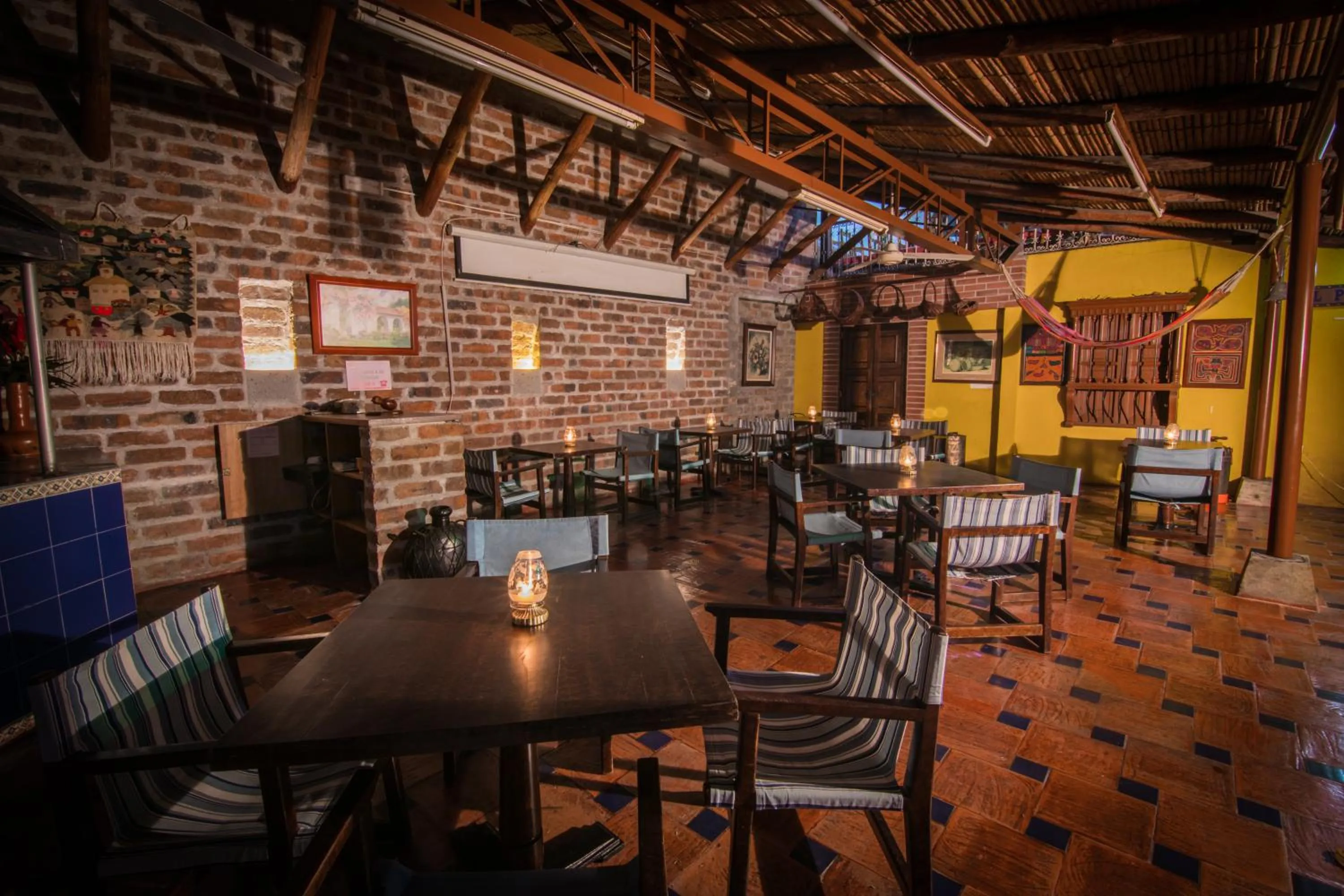 Restaurant/places to eat in Hotel Chicala