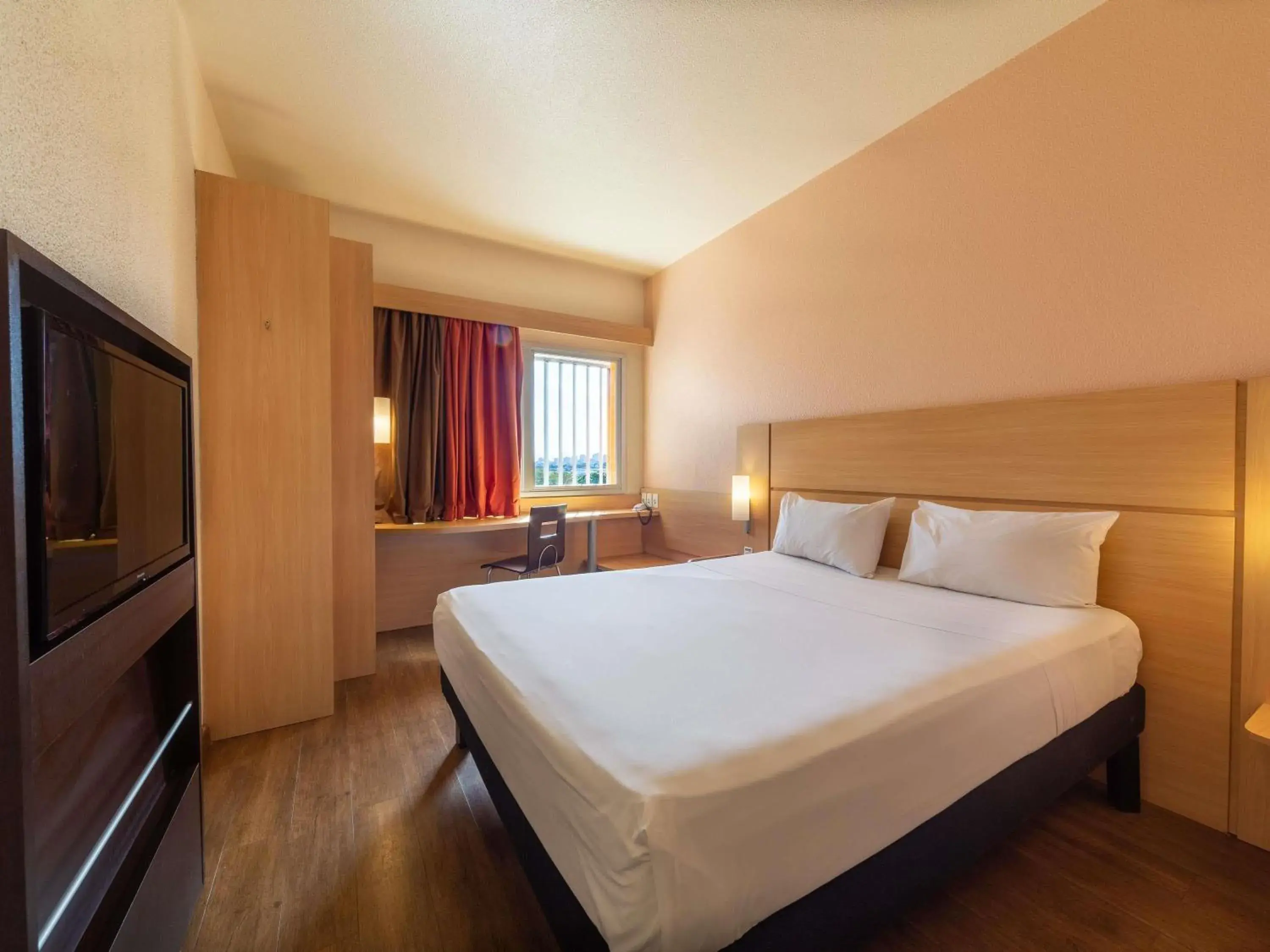 Bedroom, Bed in ibis Manaus Distrito Industrial Bedroom, Bed in ibis Manaus Distrito Industrial