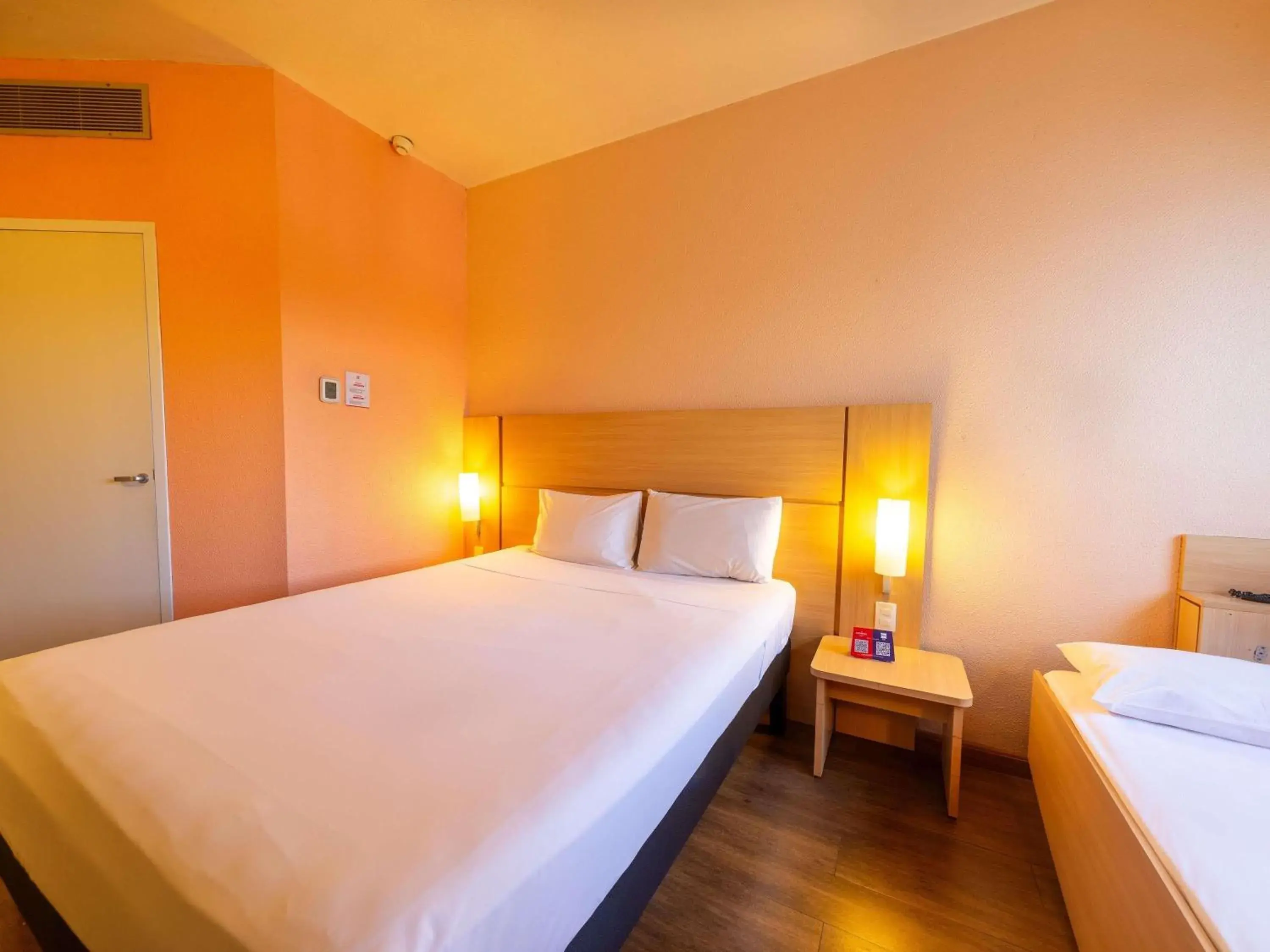 Bedroom, Bed in ibis Manaus Distrito Industrial Bedroom, Bed in ibis Manaus Distrito Industrial