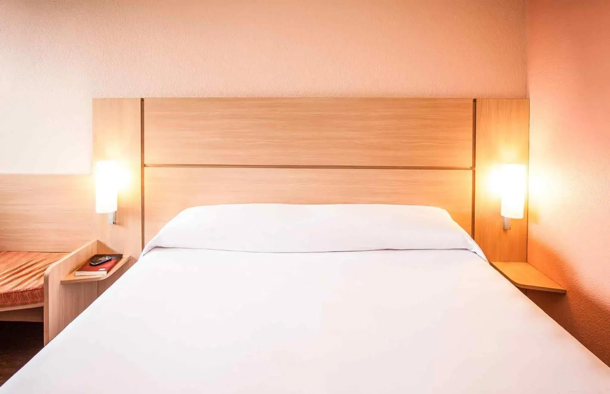 Bedroom, Bed in ibis Manaus Distrito Industrial Bedroom, Bed in ibis Manaus Distrito Industrial