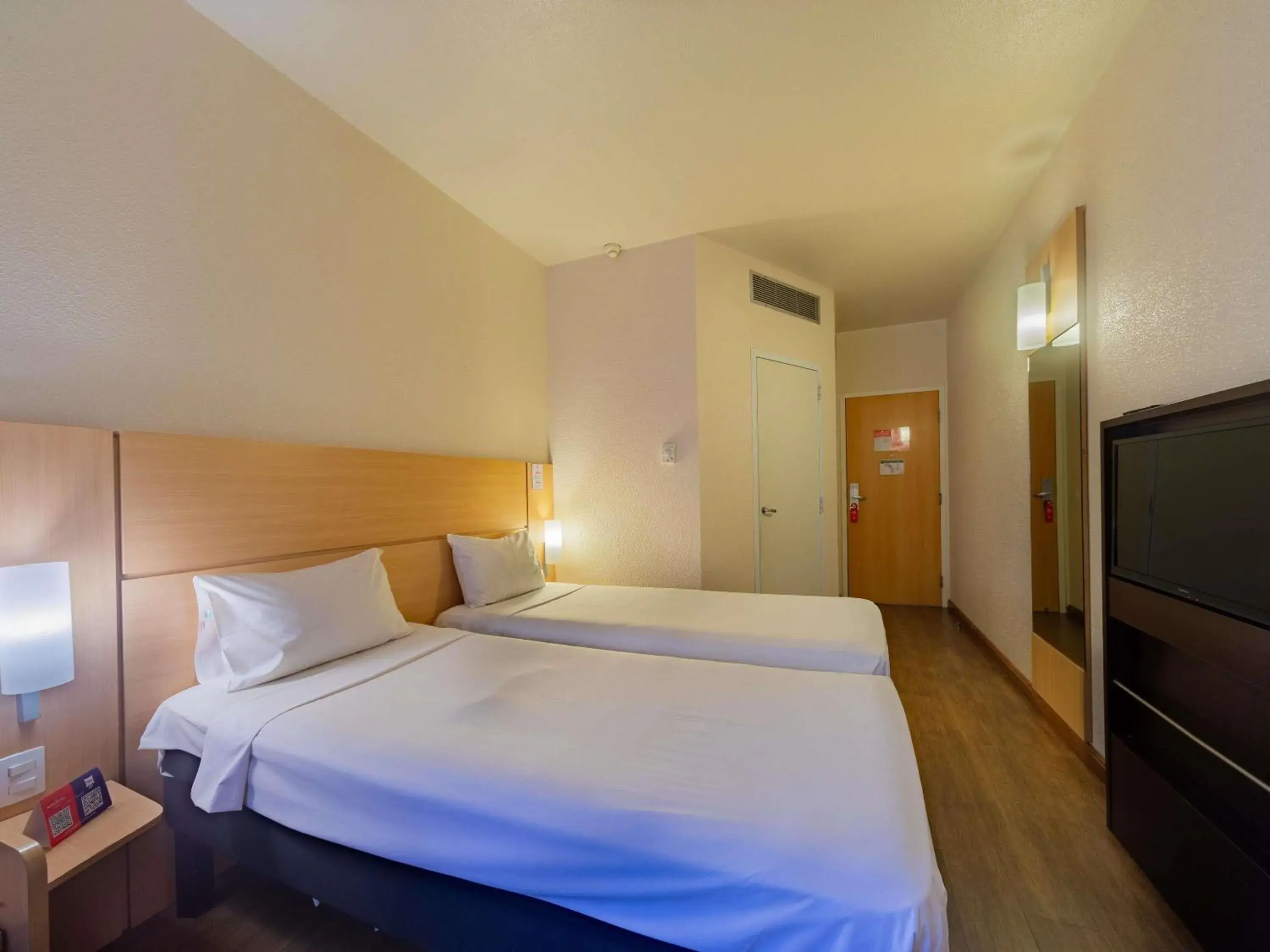 Bedroom, Bed in ibis Manaus Distrito Industrial Bedroom, Bed in ibis Manaus Distrito Industrial