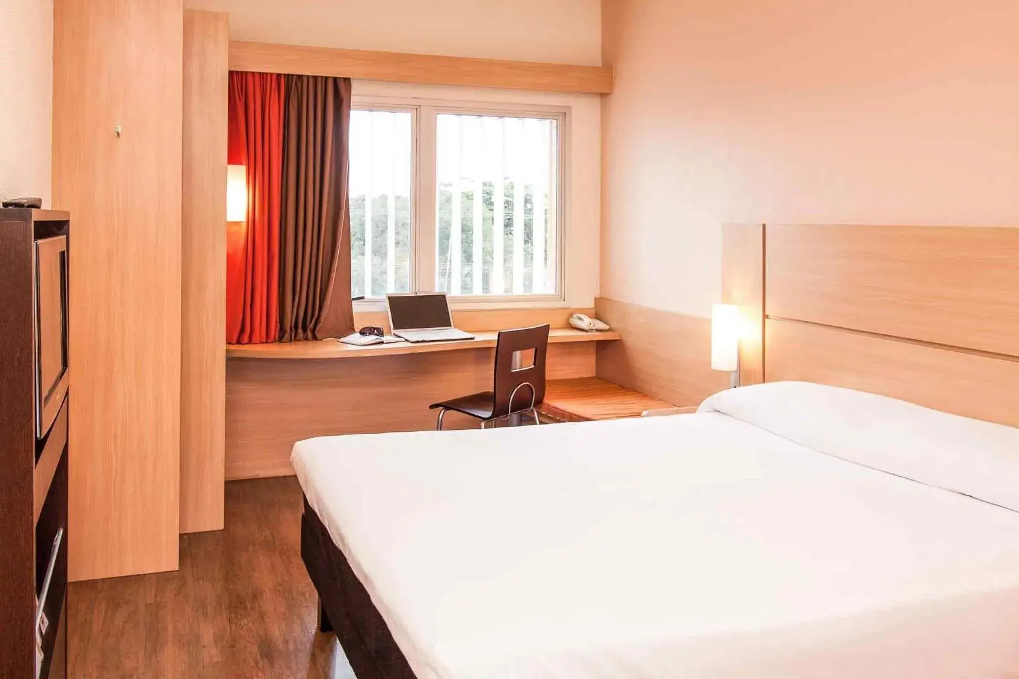 Bedroom, Bed in ibis Manaus Distrito Industrial Bedroom, Bed in ibis Manaus Distrito Industrial