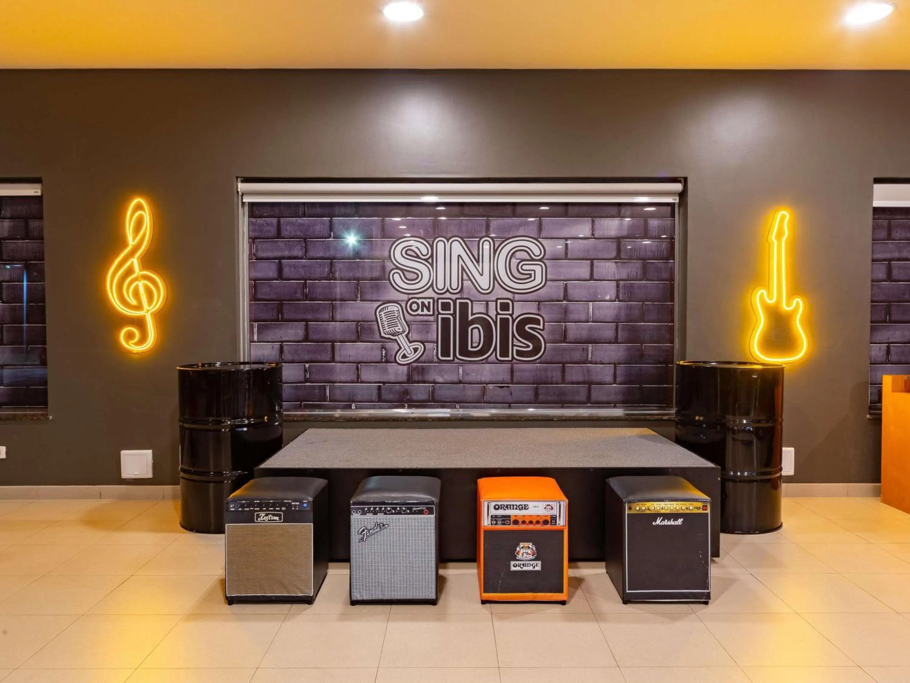 Lounge or bar in ibis Manaus Distrito Industrial