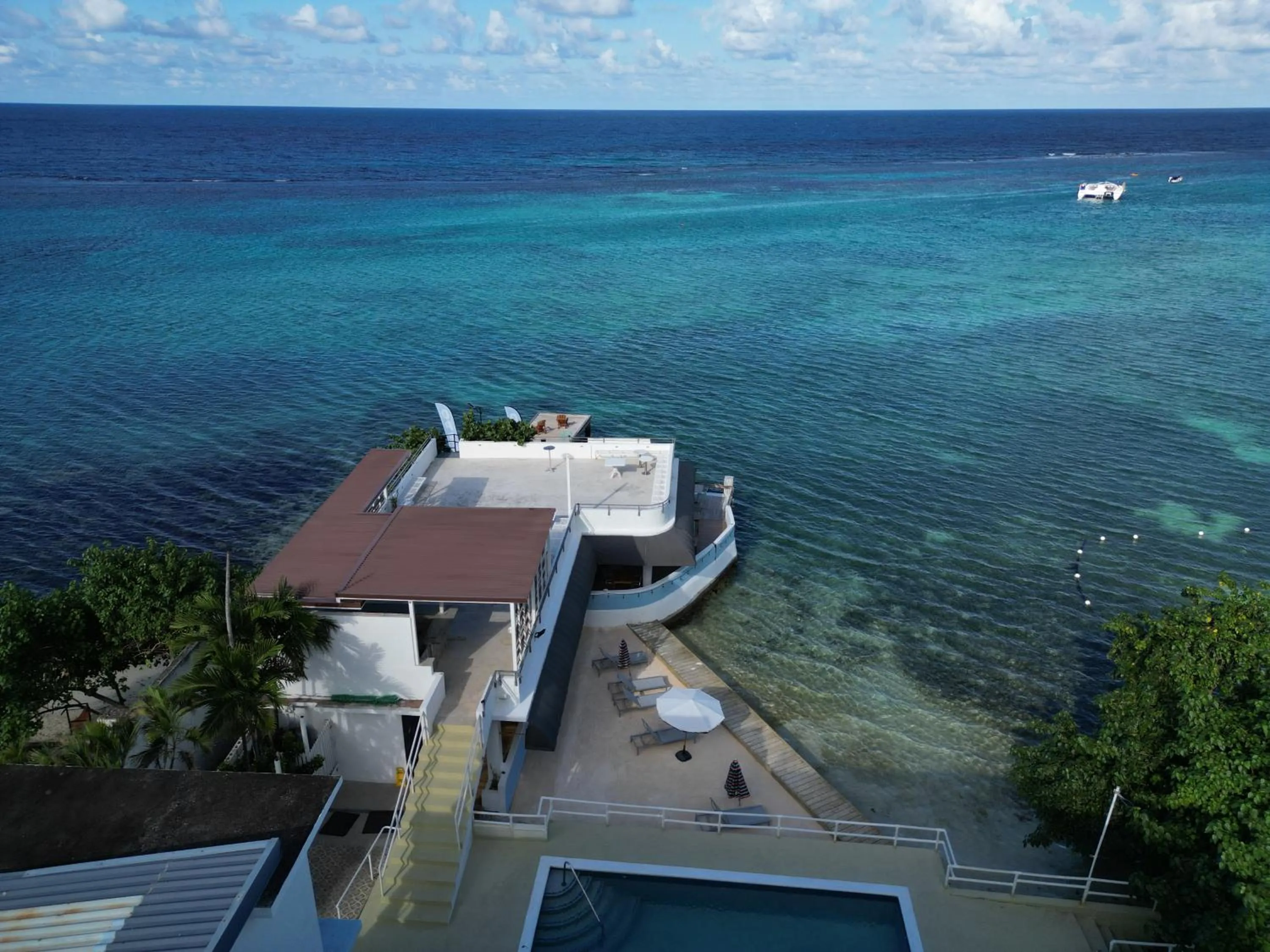 Property building in Ocean Palms