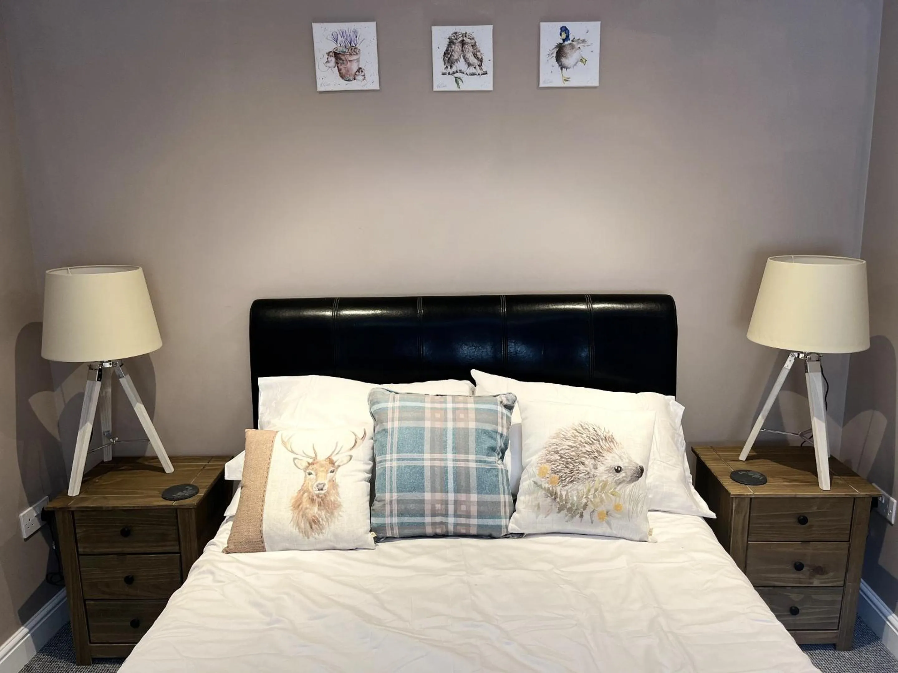 Bedroom in The Crewe Arms