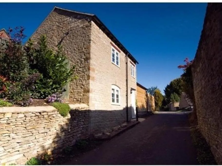 Property building in The Crewe Arms