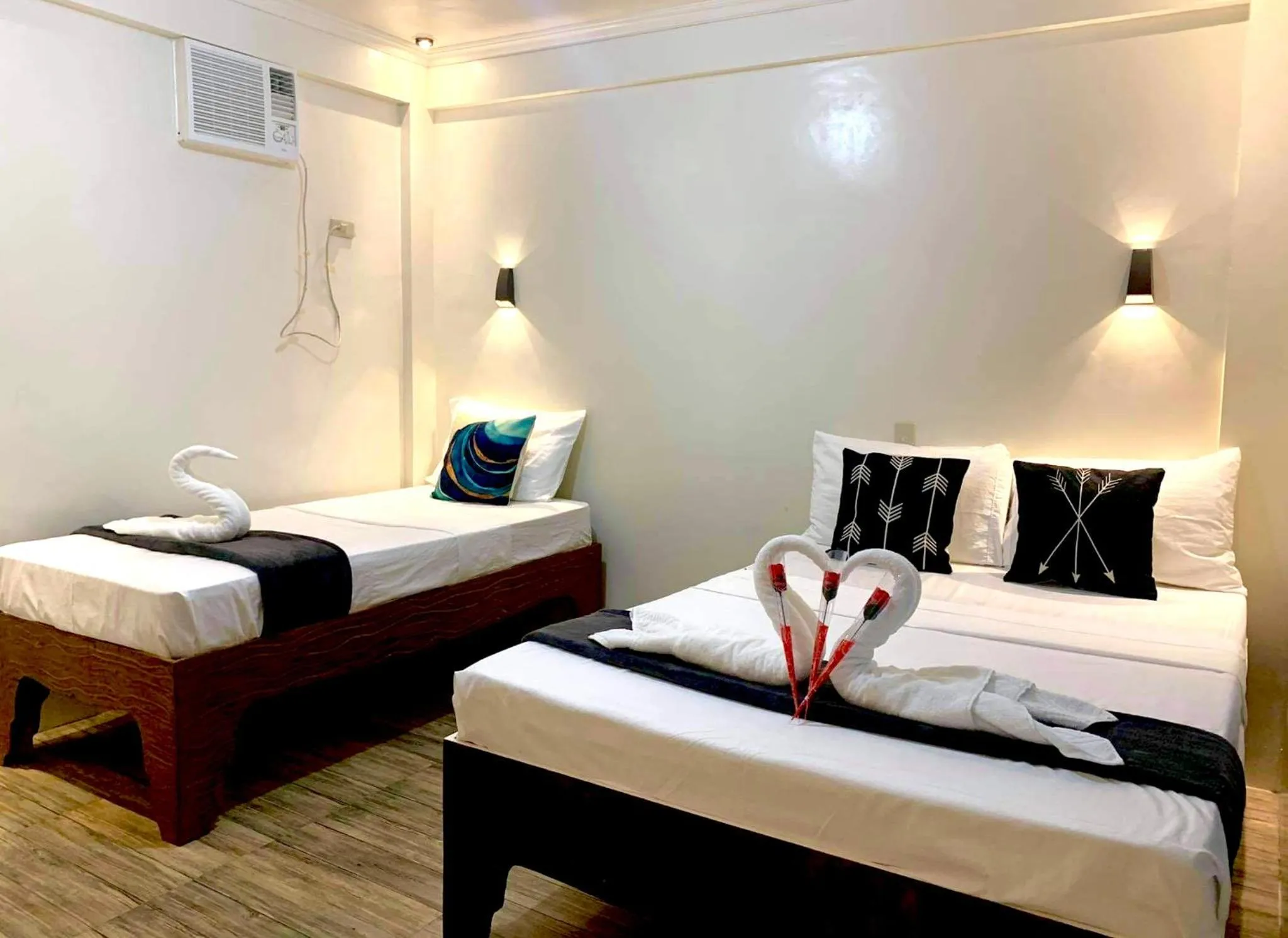 Bed in PamAnilao and Padoy's Dive Camp