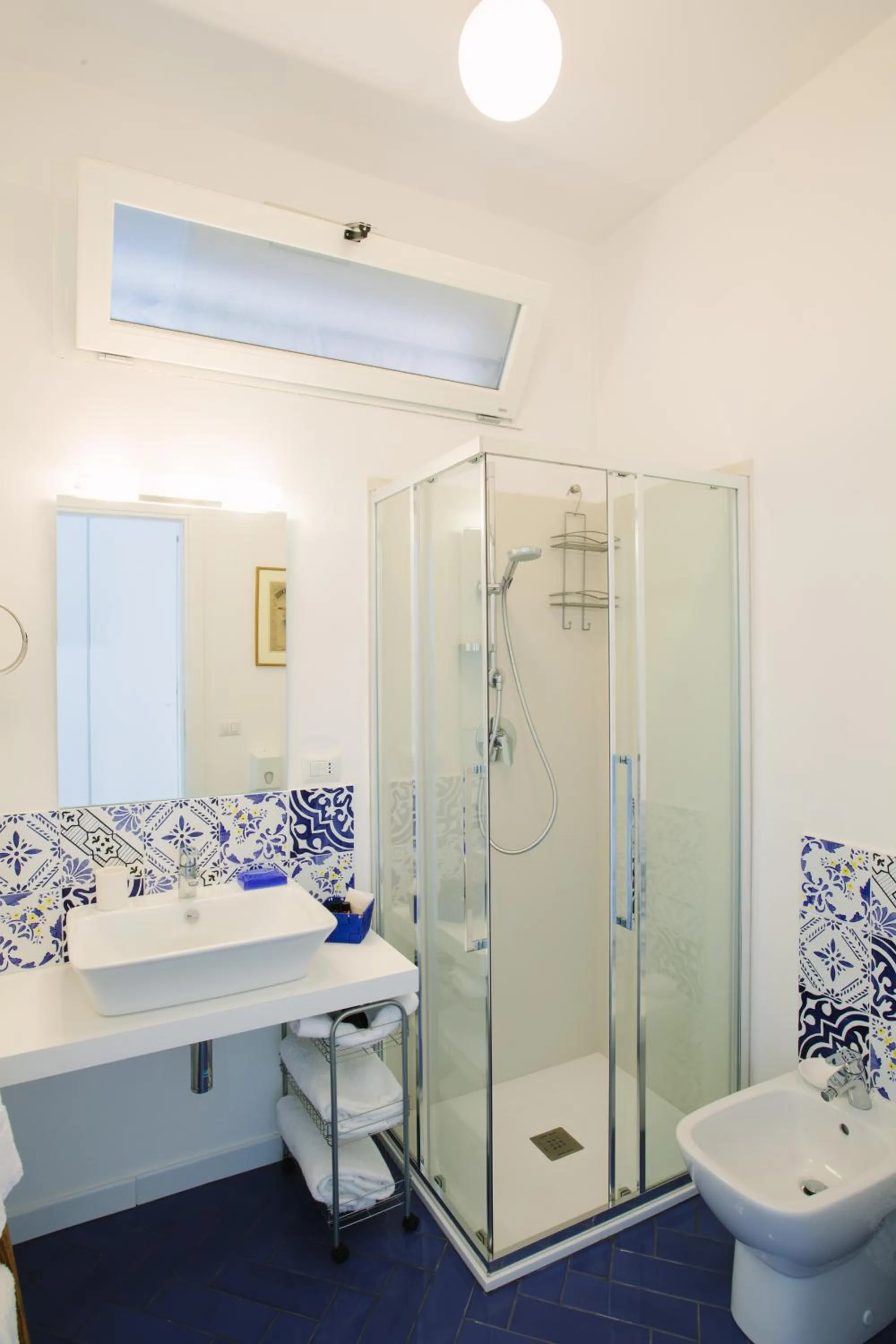 Shower in Giuggiulena