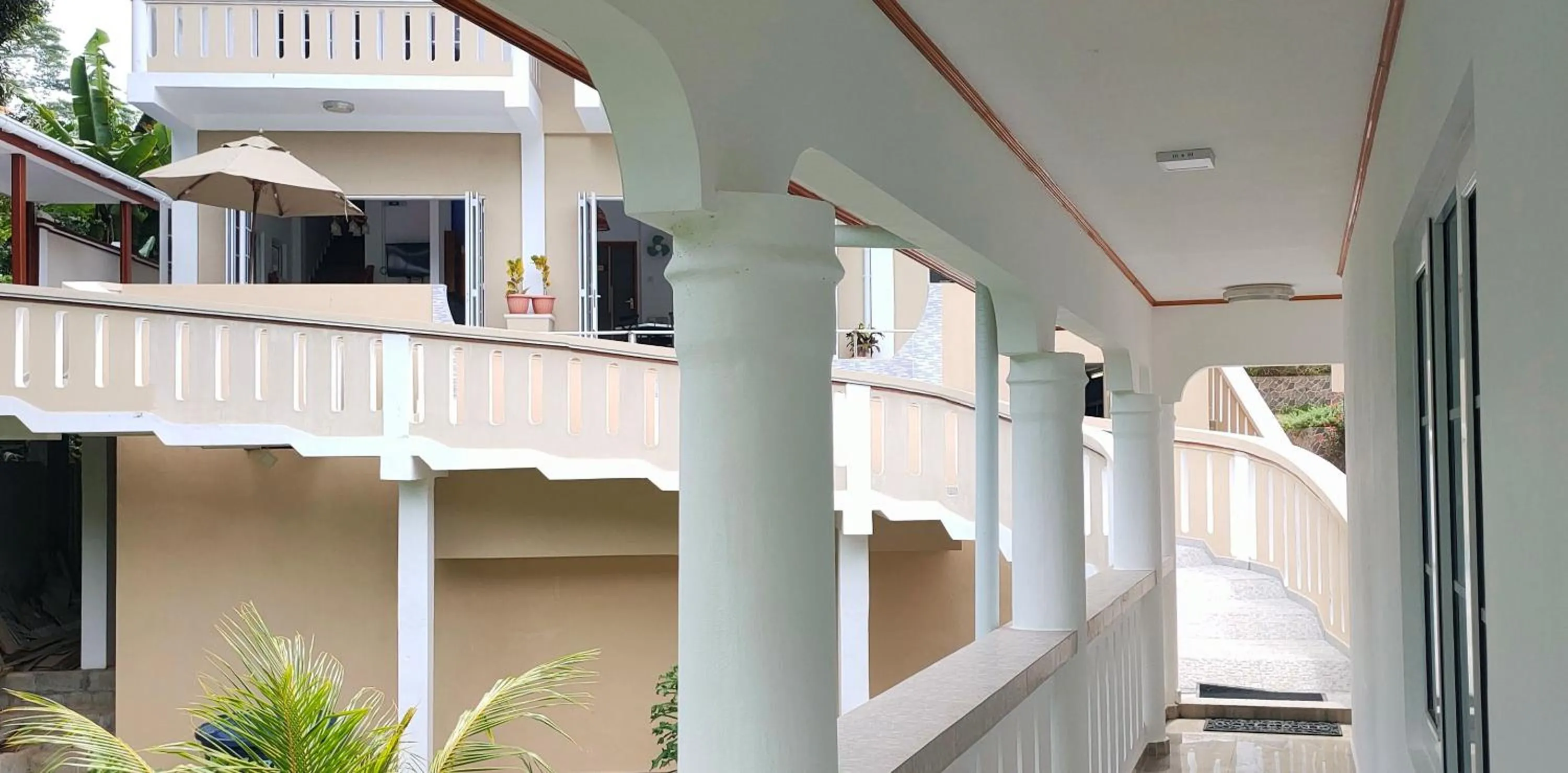 Patio in Mountain View Hotel