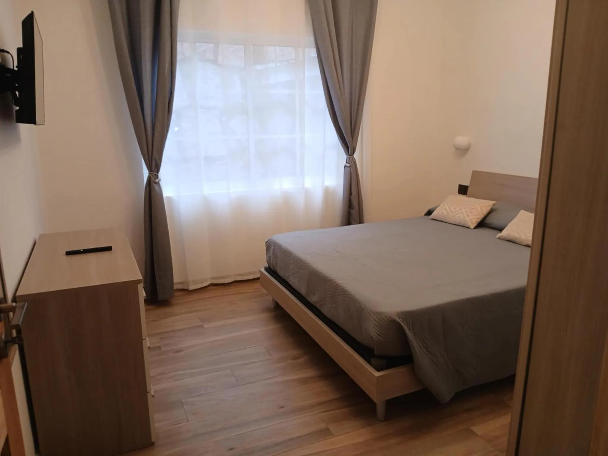 Bed in Mountain View Hotel