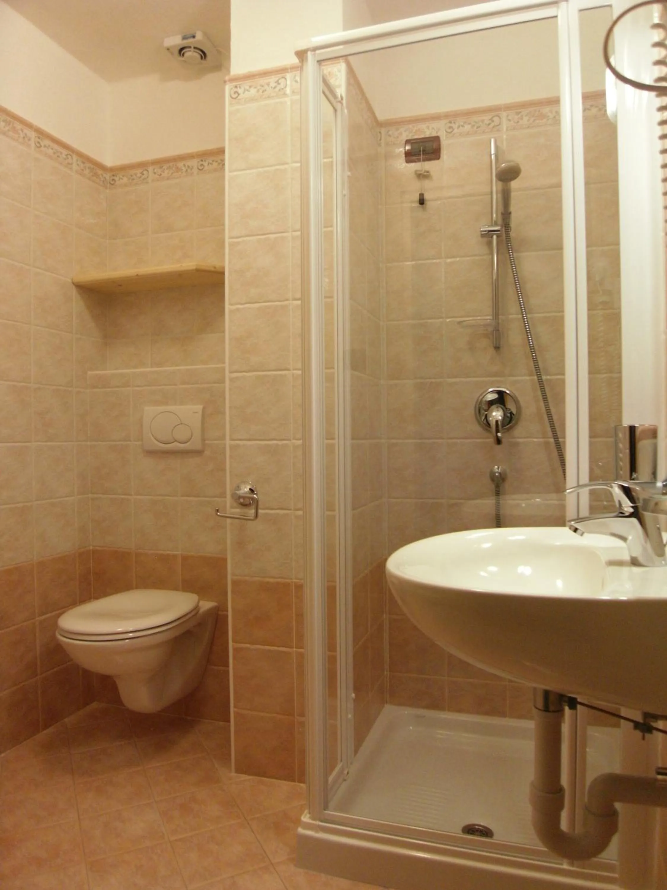 Bathroom in Hotel L'Ideale