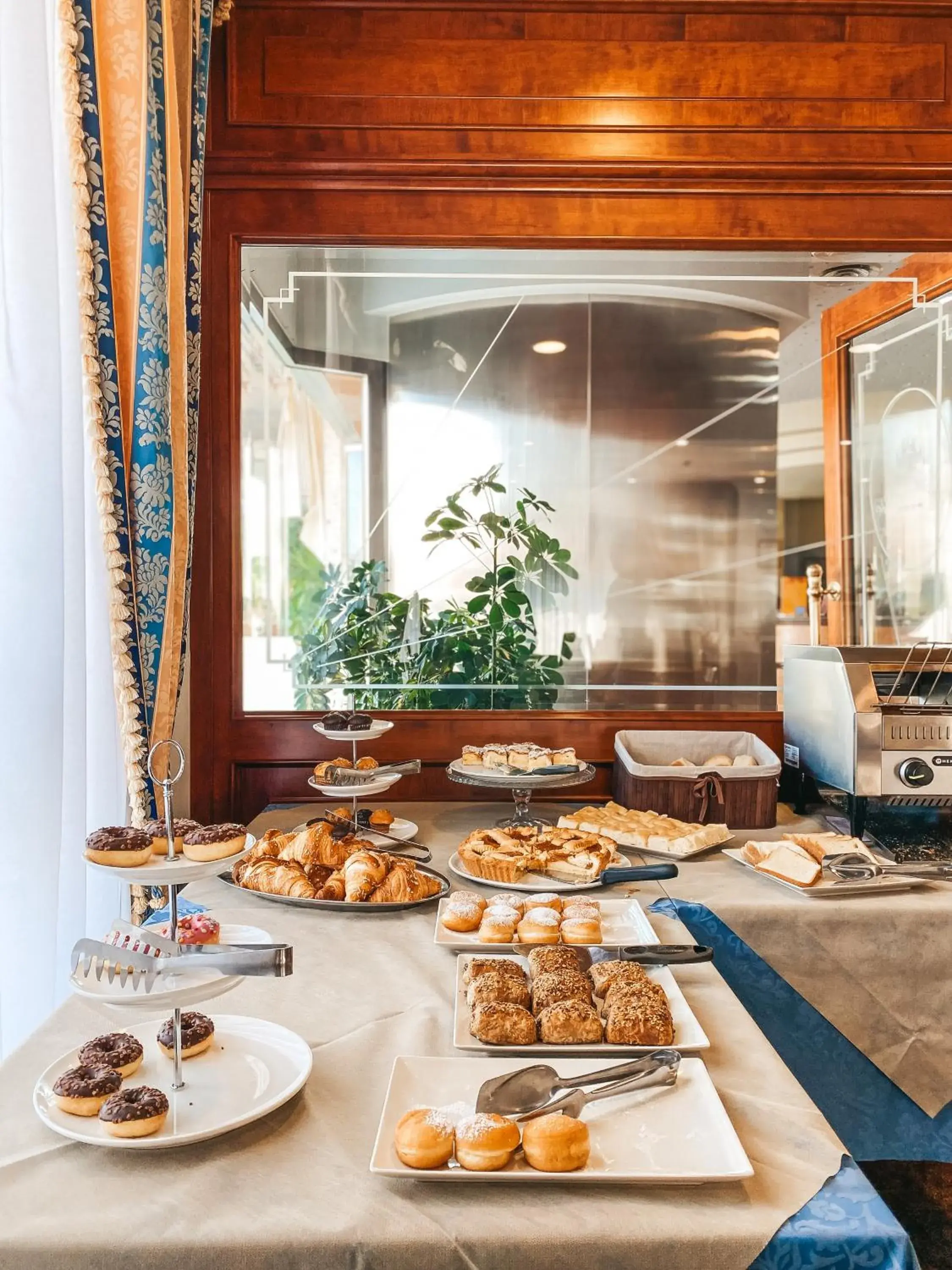 Food and drinks in Hotel President Venezia Food and drinks in Hotel President Venezia