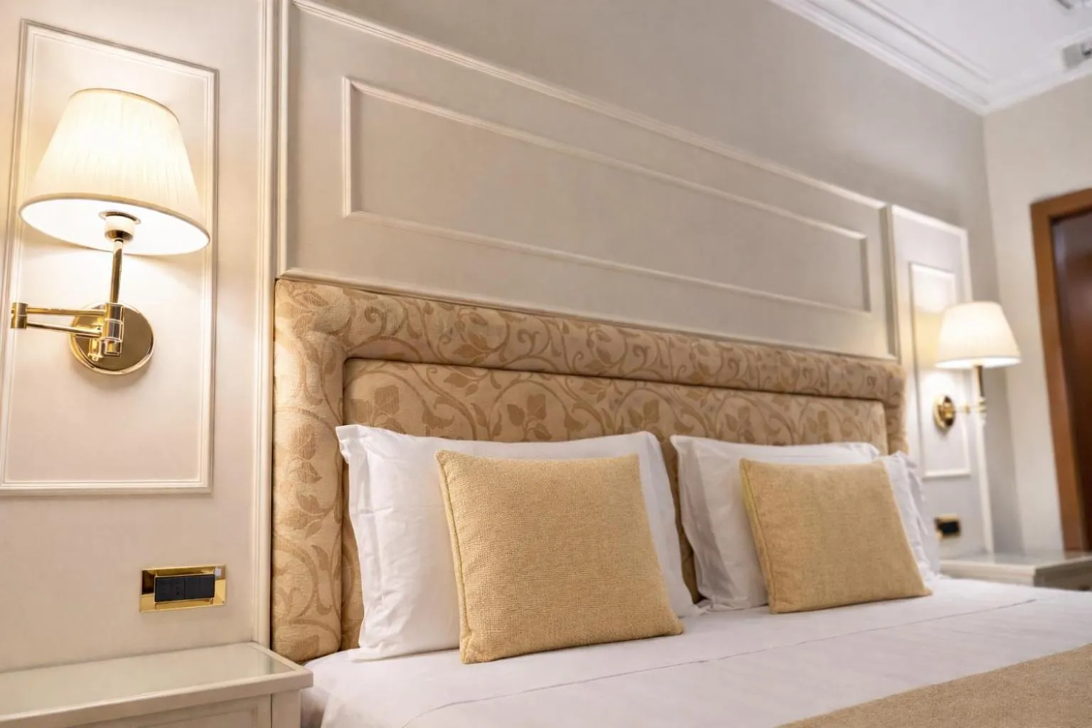 Bed in Hotel President Venezia