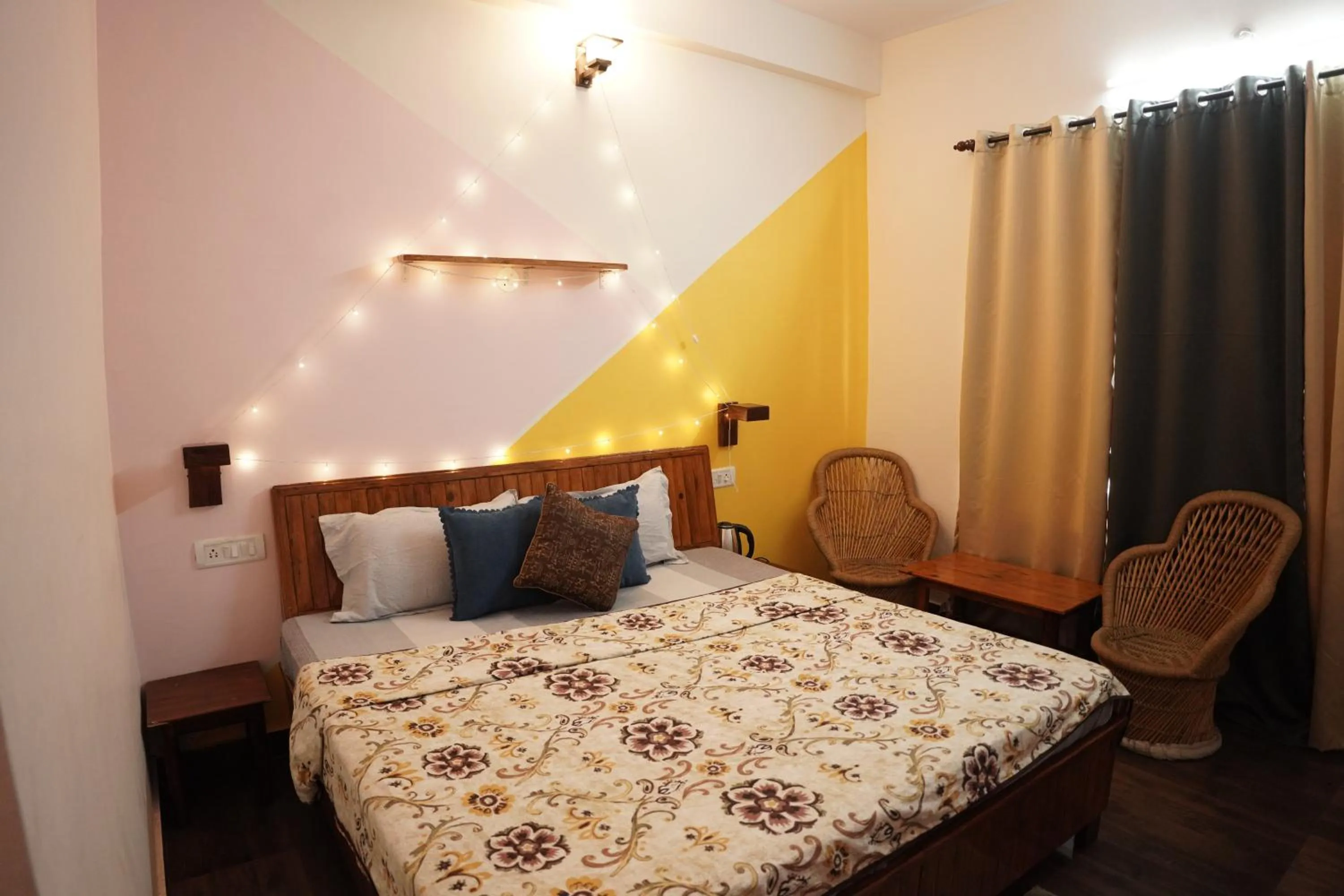 Bedroom, Bed in The Birdhouse Villa