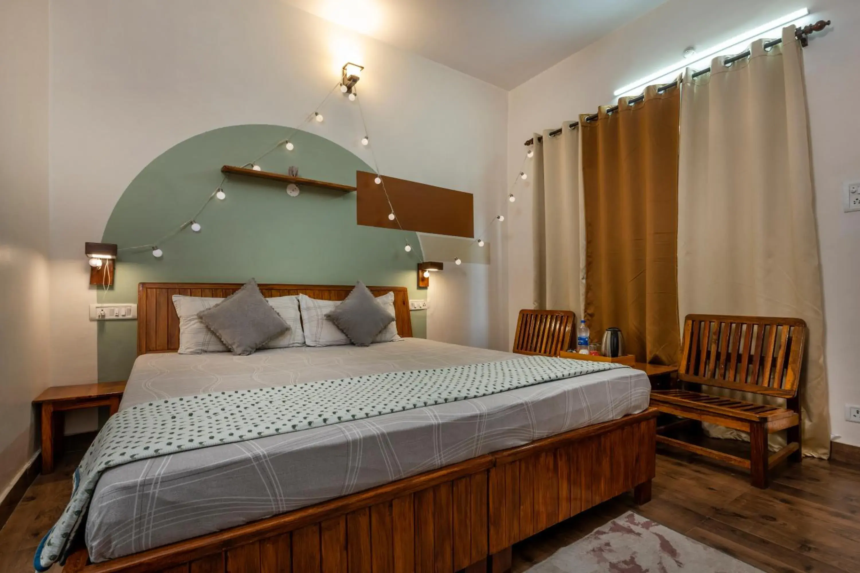 Deluxe Double Room with Balcony - single occupancy in The Birdhouse Villa Deluxe Double Room with Balcony - single occupancy in The Birdhouse Villa