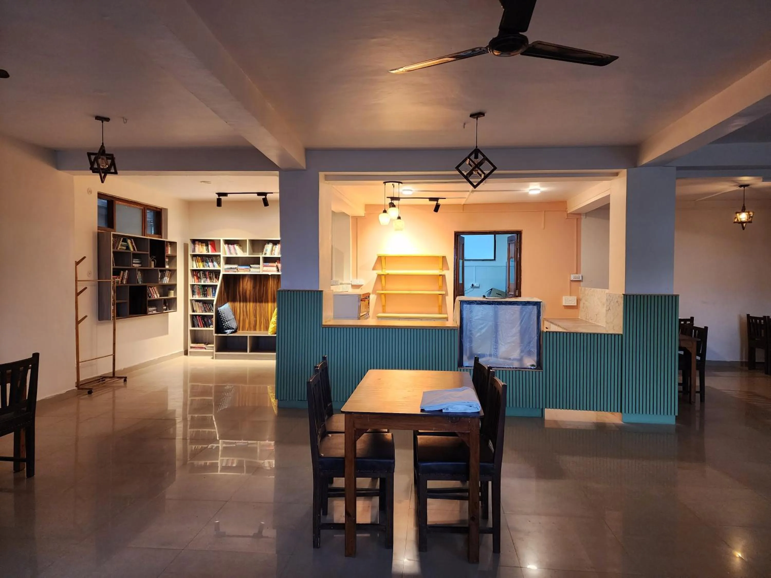 Restaurant/places to eat in The Birdhouse Villa