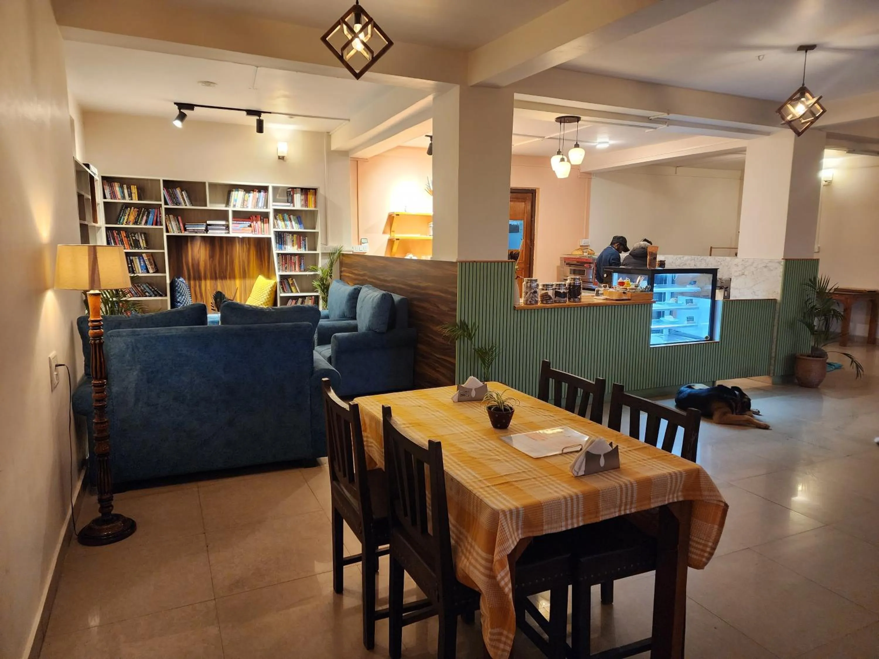 Restaurant/places to eat in The Birdhouse Villa