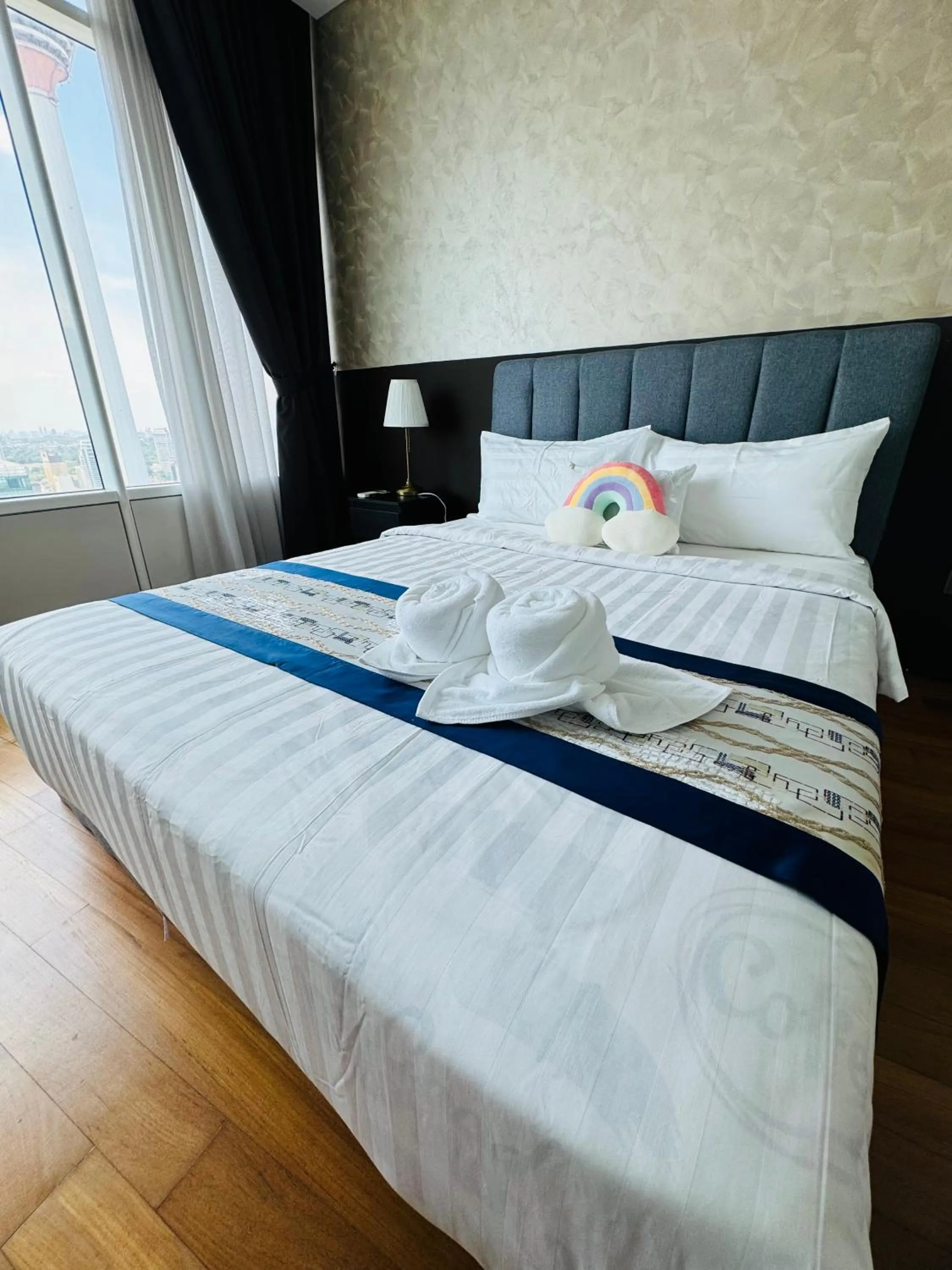 Bed in Vortex Suites klcc by Rit