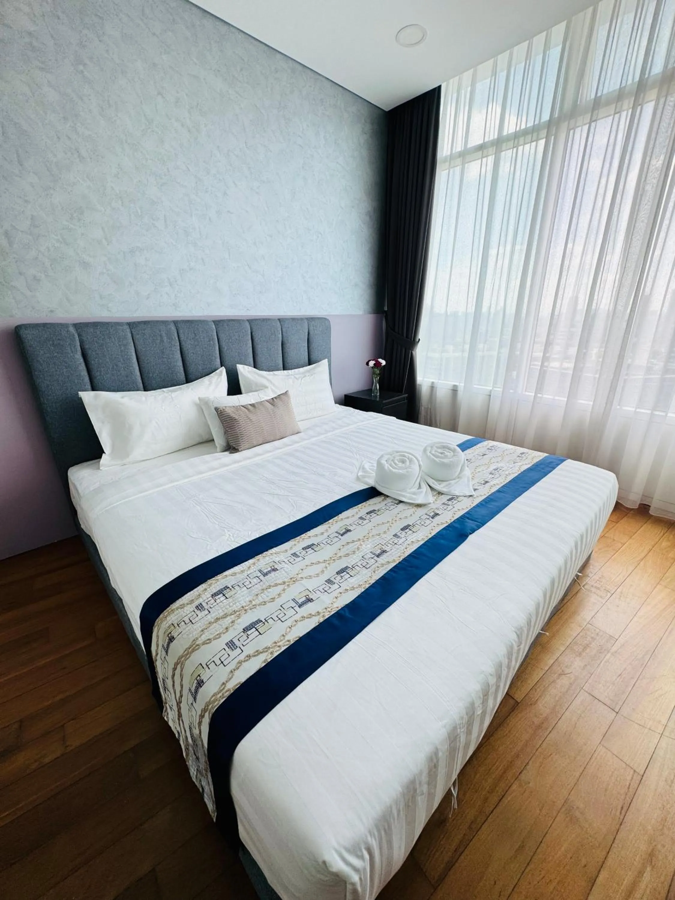 Bed in Vortex Suites klcc by Rit