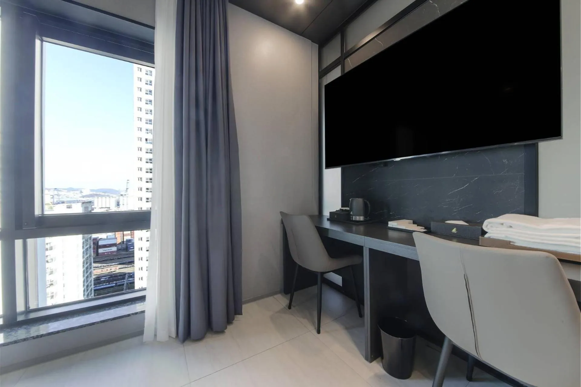 TV and multimedia in City Hotel the Busan Metro