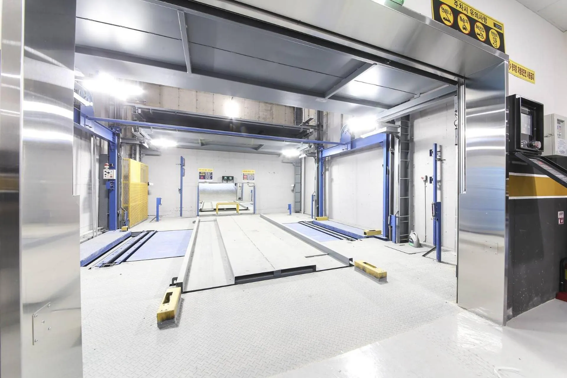 Parking in City Hotel the Busan Metro