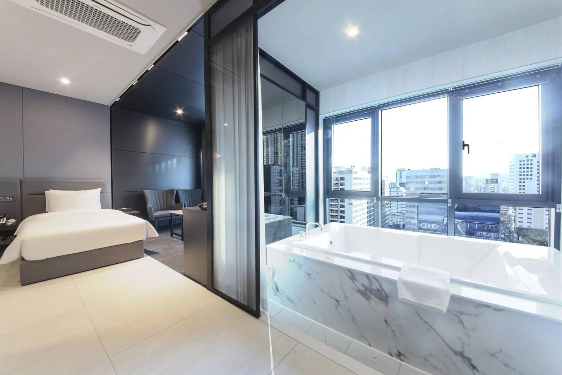 Bathroom, Bed in City Hotel the Busan Metro