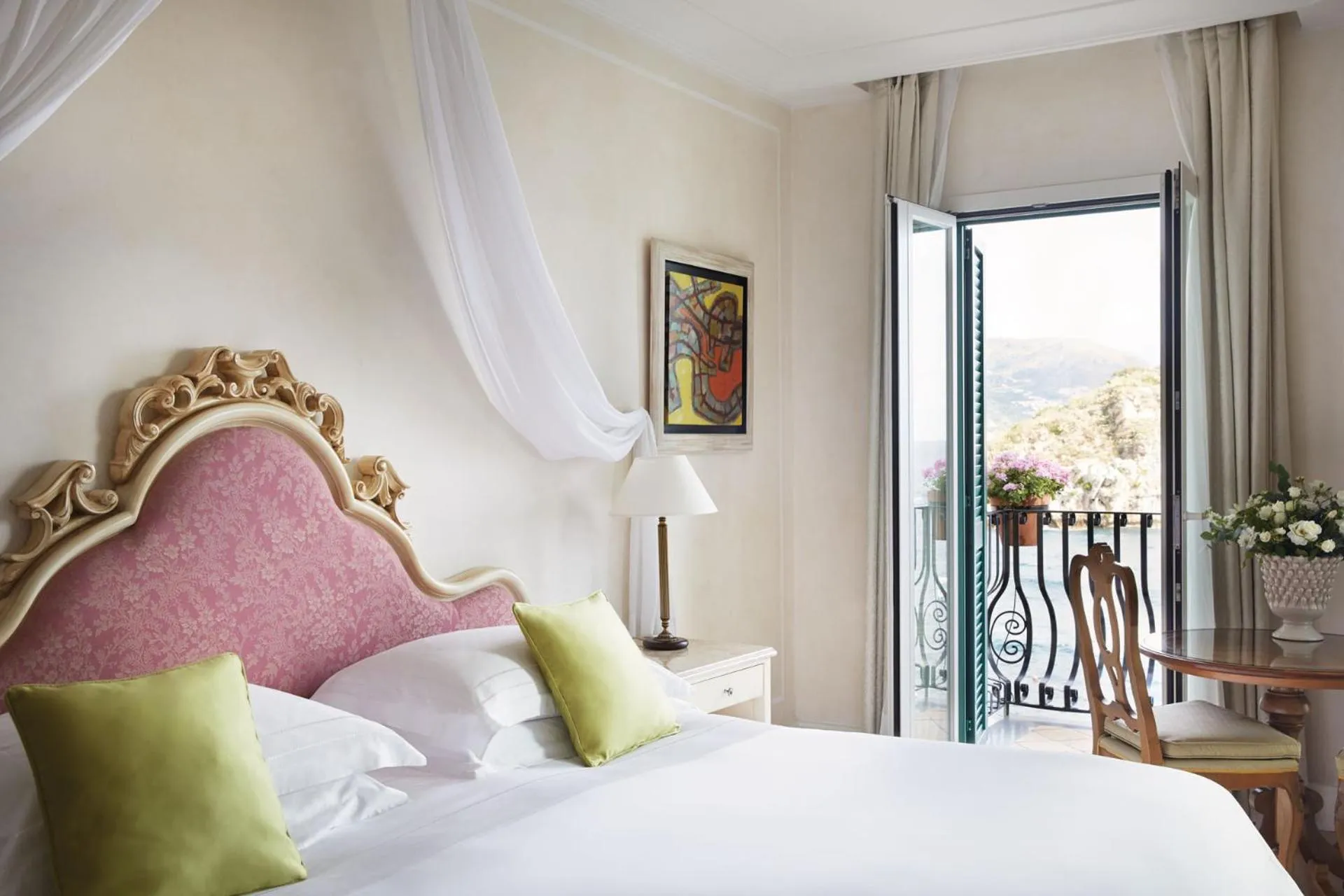 Bedroom, Bed in Villa Sant'Andrea, A Belmond Hotel, Taormina Mare