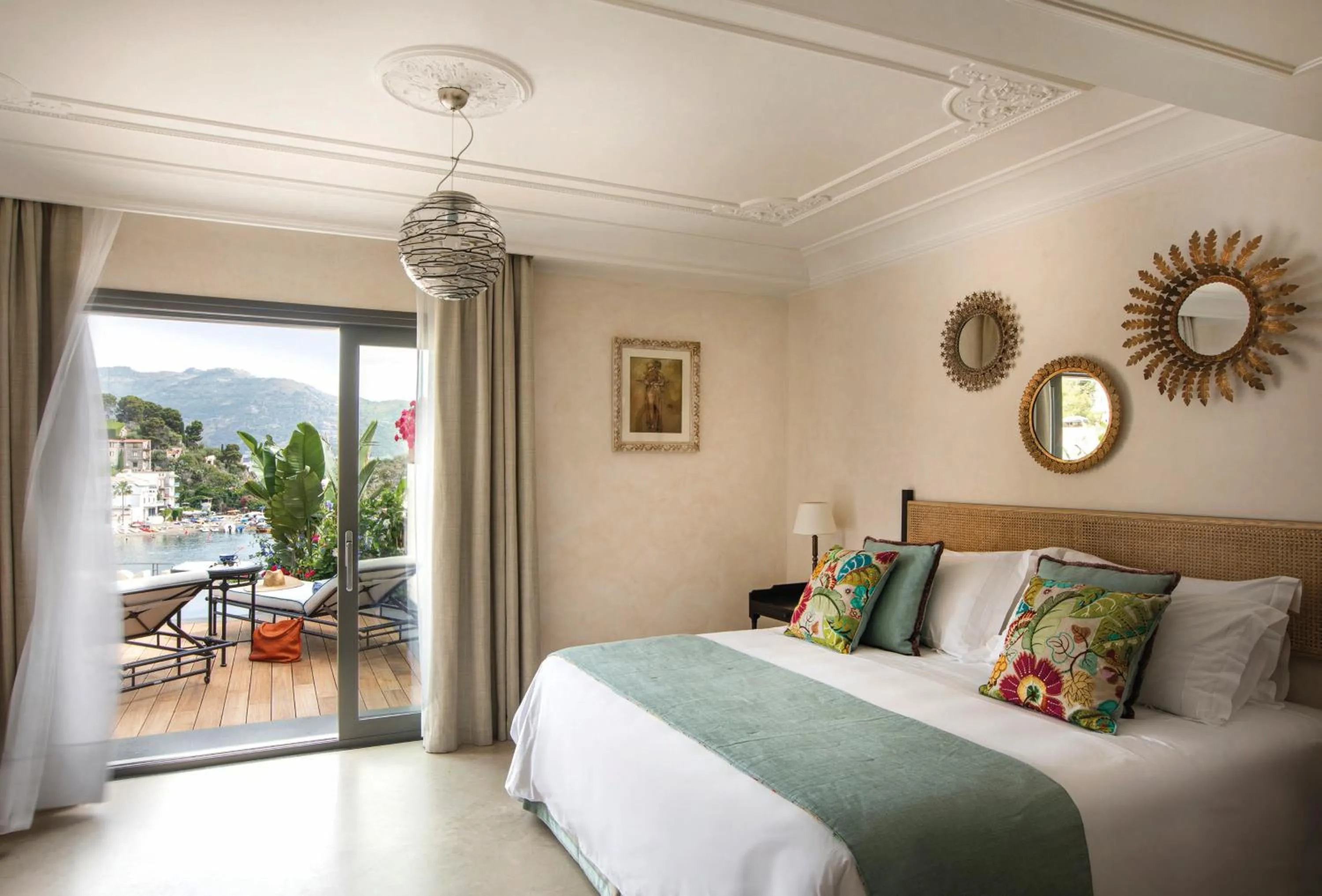 Bedroom, Bed in Villa Sant'Andrea, A Belmond Hotel, Taormina Mare