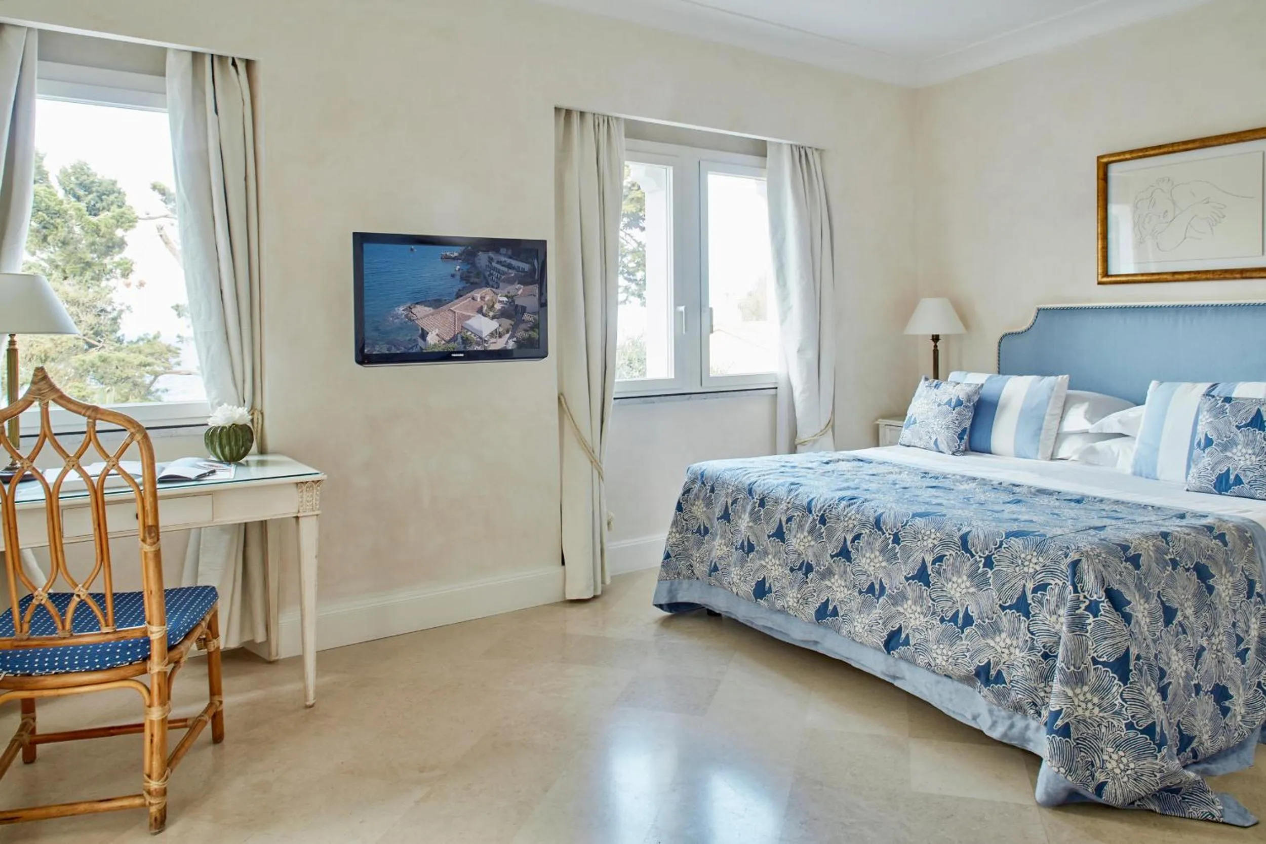 Bedroom, Bed in Villa Sant'Andrea, A Belmond Hotel, Taormina Mare