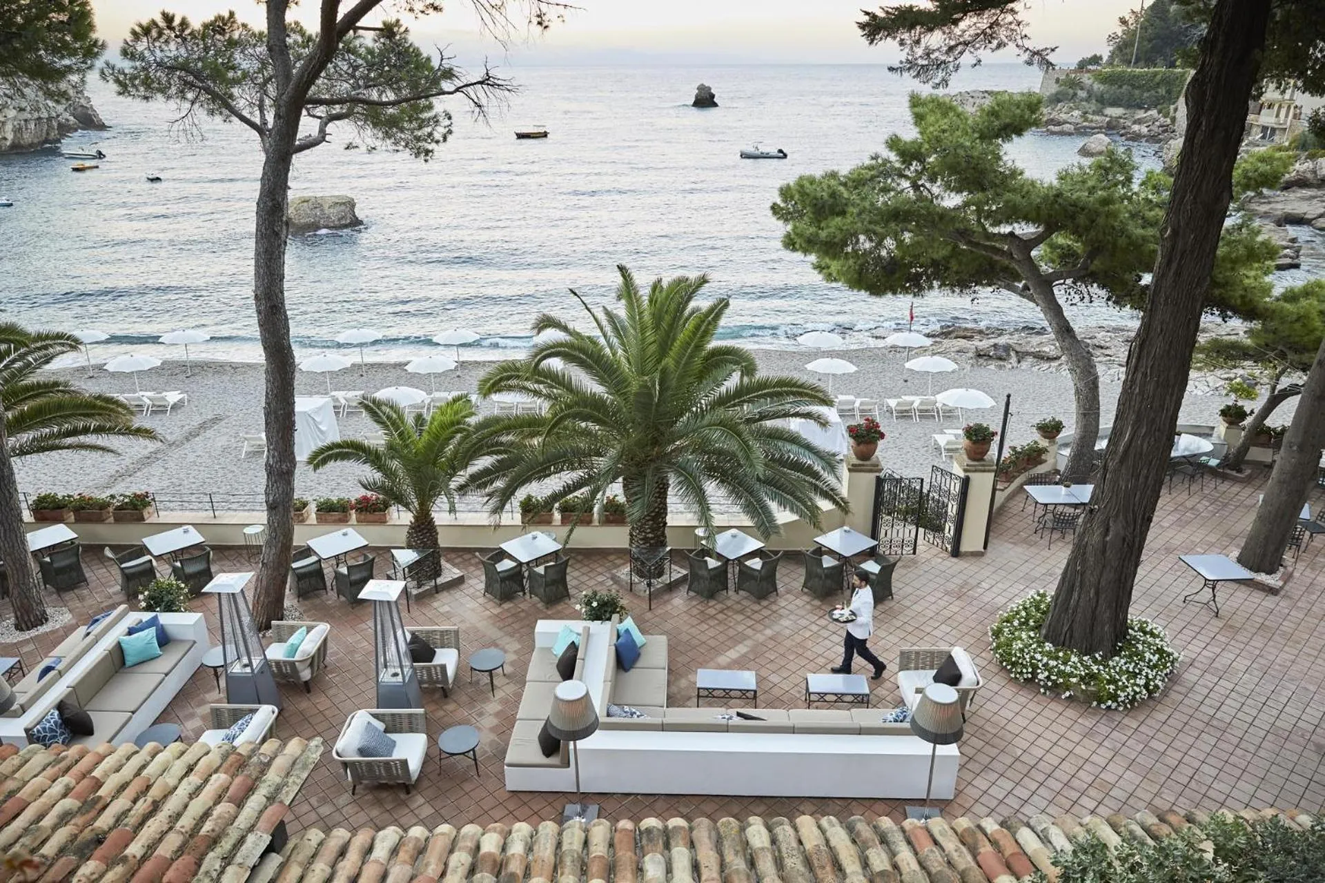 Lounge or bar in Villa Sant'Andrea, A Belmond Hotel, Taormina Mare