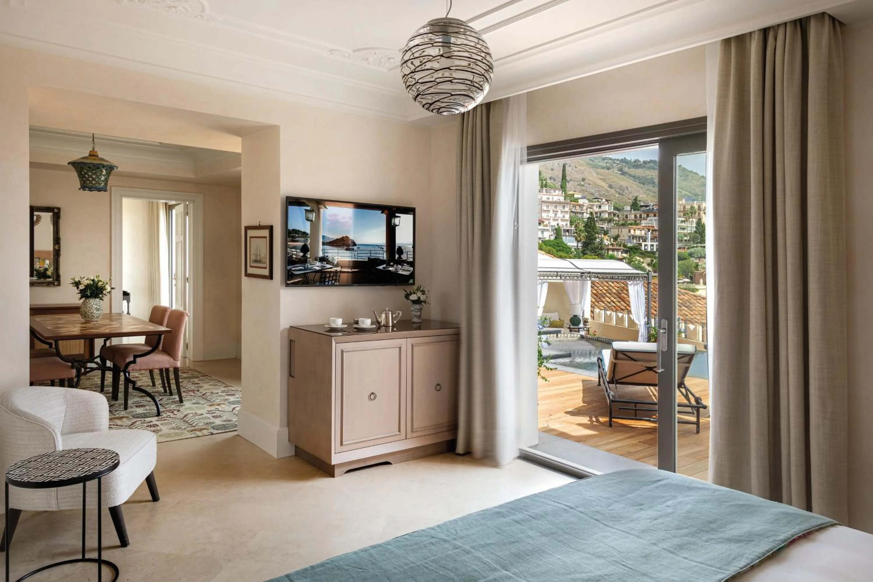 Bedroom, Bed in Villa Sant'Andrea, A Belmond Hotel, Taormina Mare