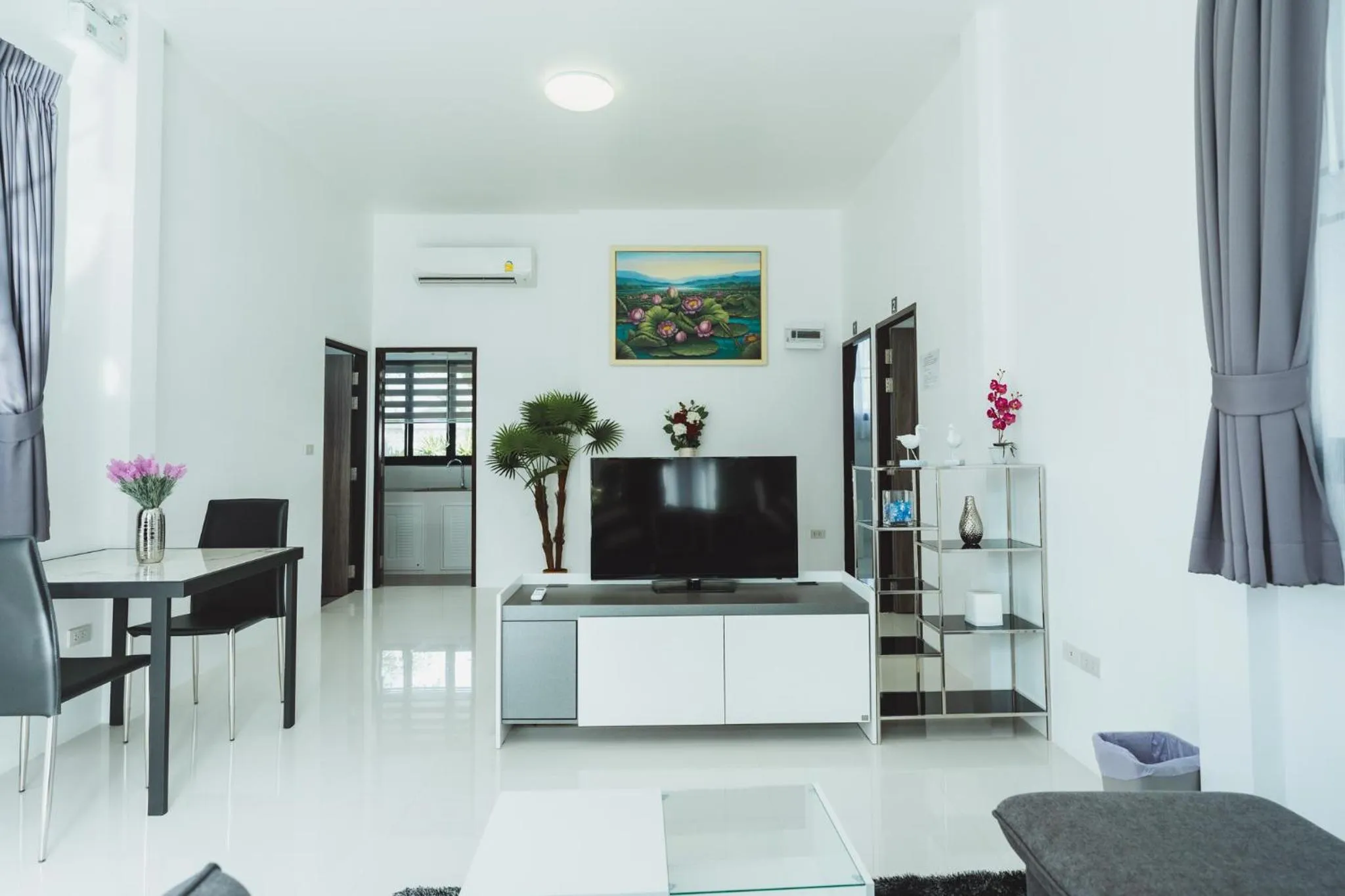 TV and multimedia in Baan Nern Khao Resort Pattaya