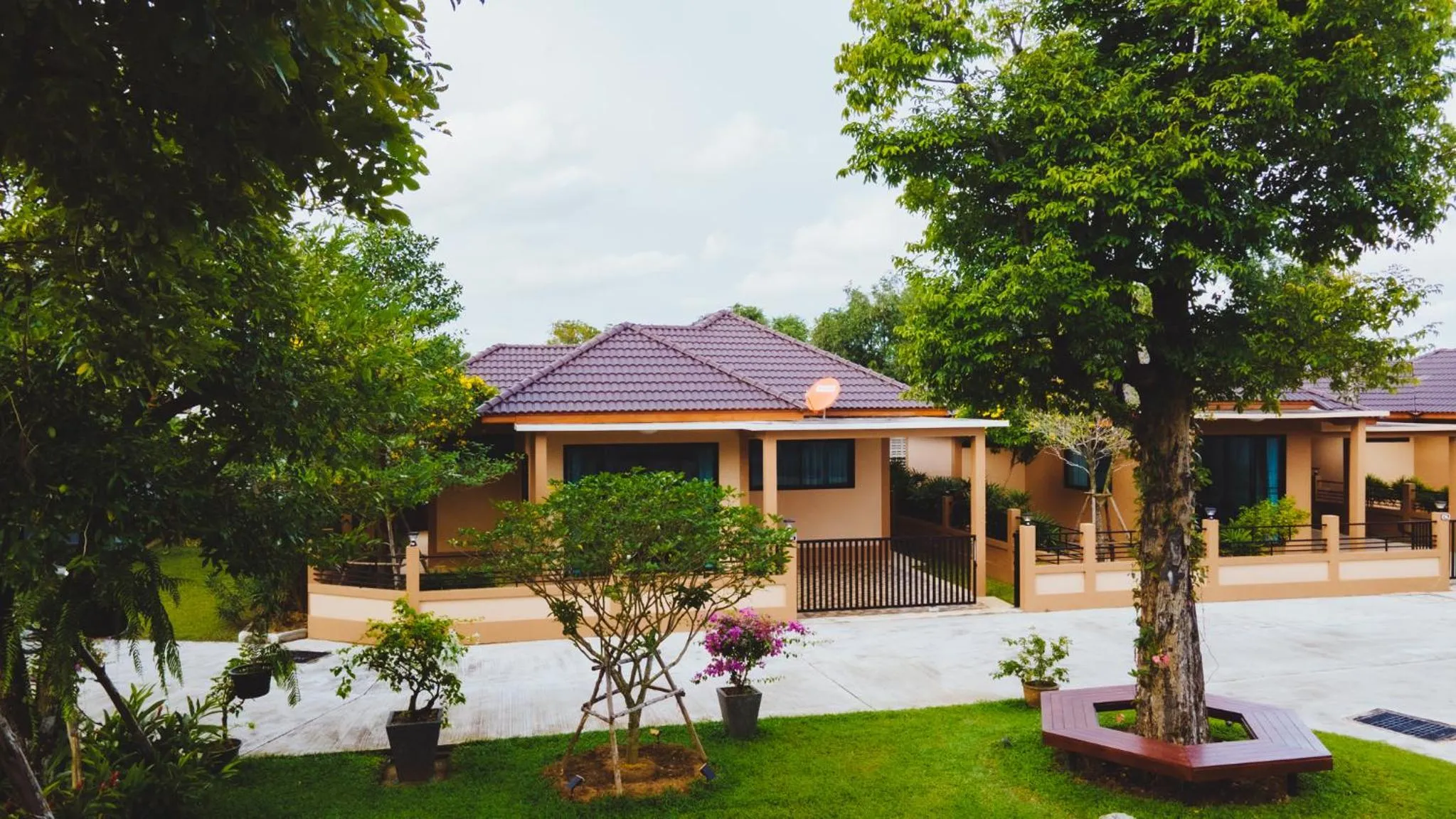 Garden in Baan Nern Khao Resort Pattaya