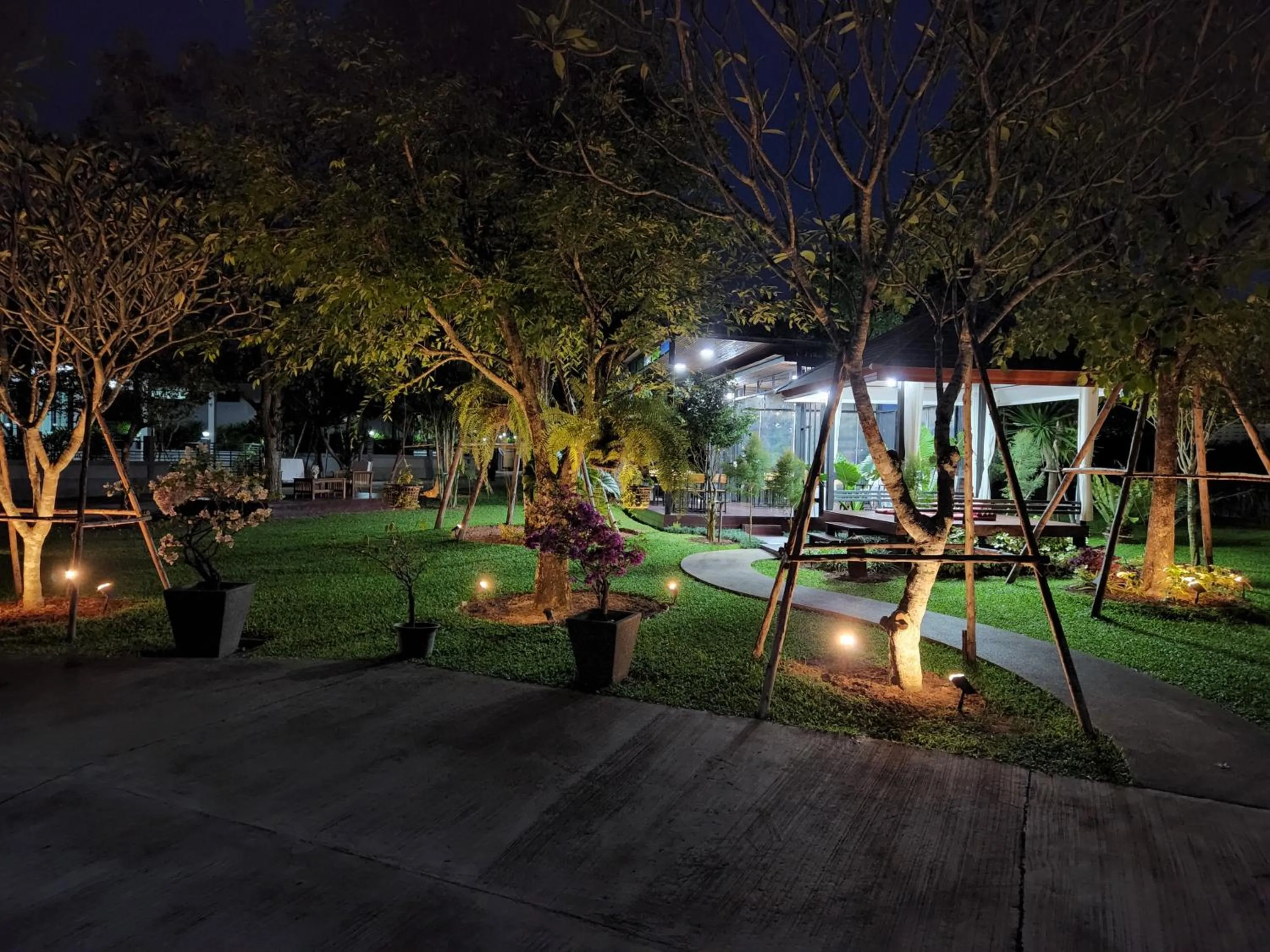 Garden view in Baan Nern Khao Resort Pattaya