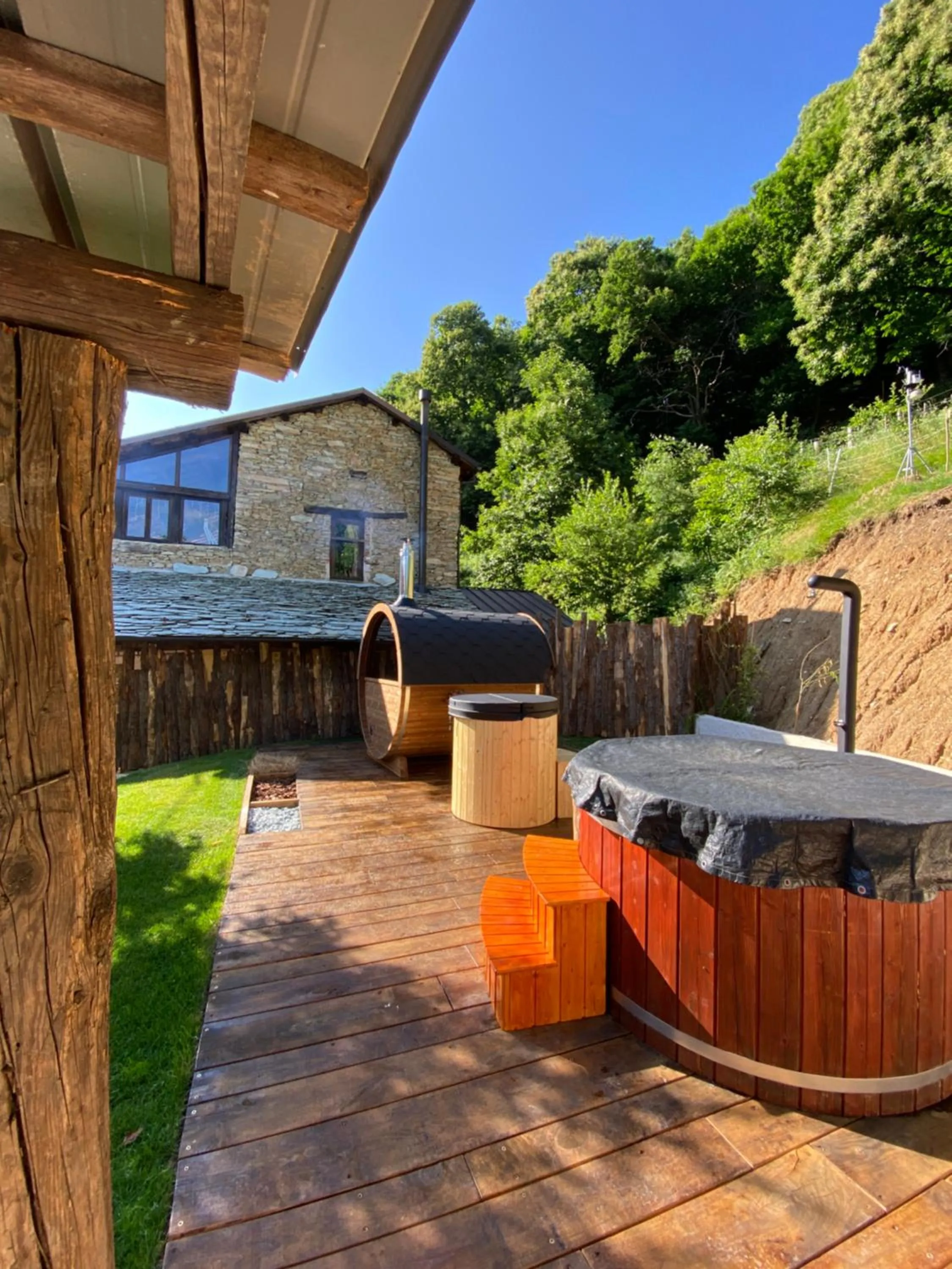 Sauna in B&B IDUEVAGAMONDI immerso nel bosco tra le MONTAGNE con area benessere come EXTRA