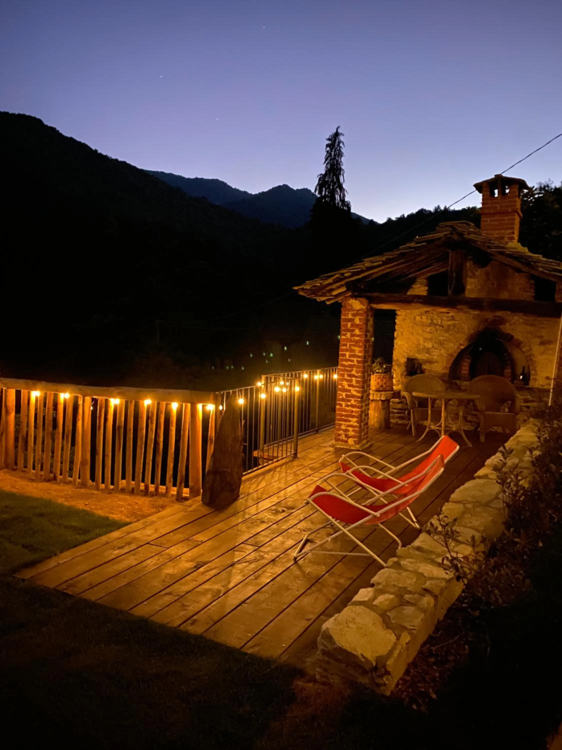 Sauna in B&B IDUEVAGAMONDI immerso nel bosco tra le MONTAGNE con area benessere come EXTRA