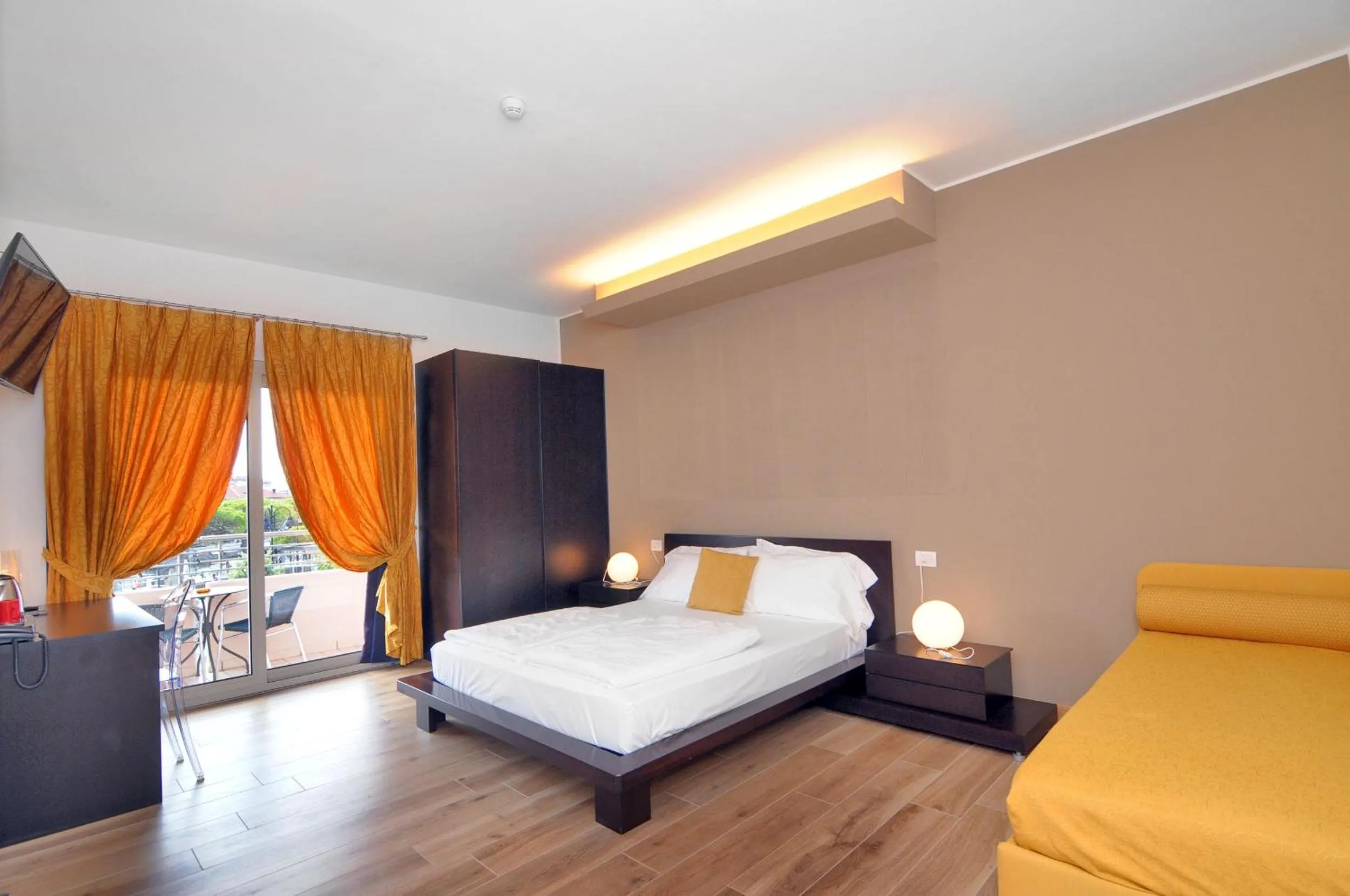 Bedroom, Bed in Eco Hotel Cleofe