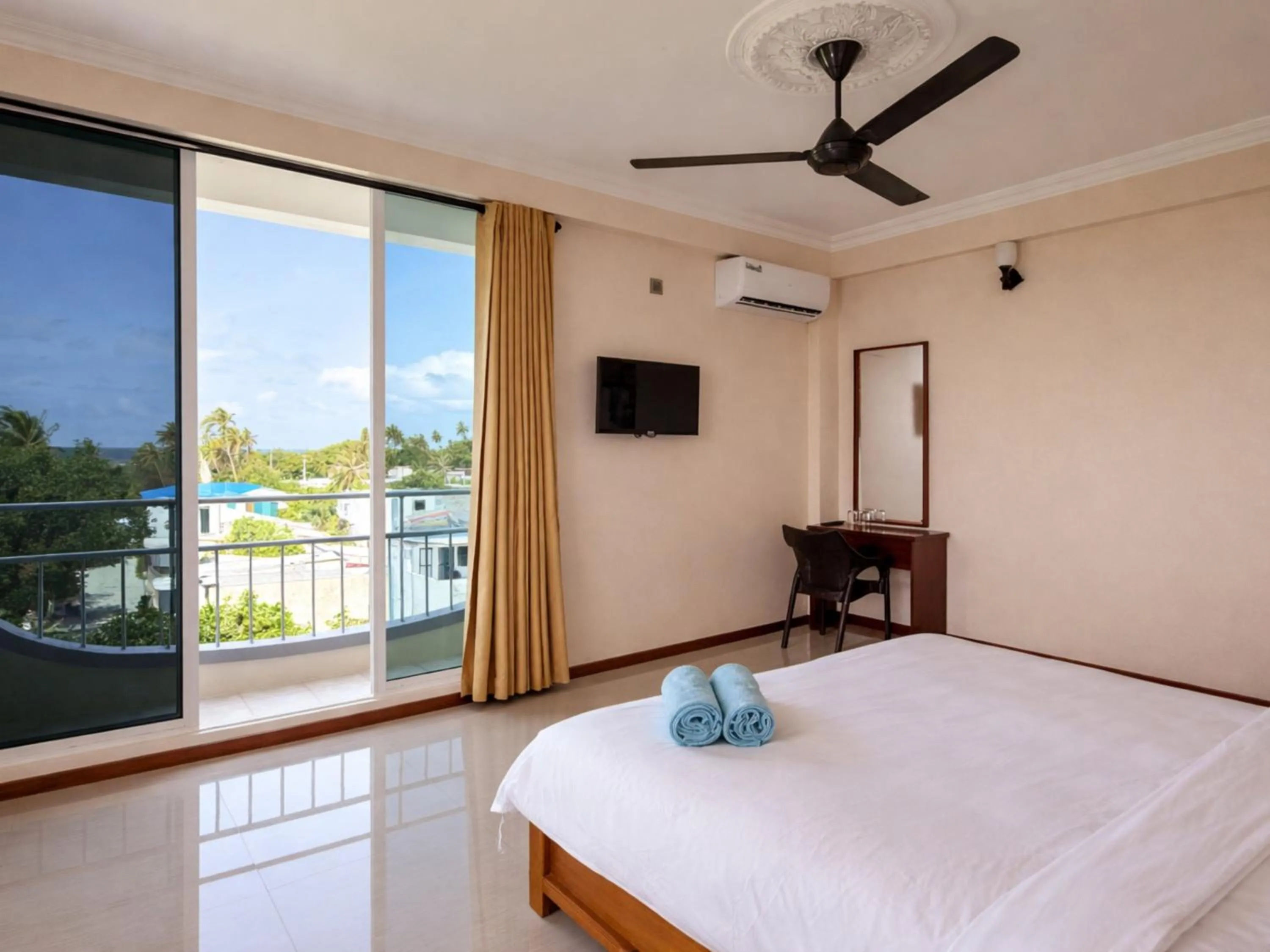 Deluxe Room in Noah Private Beach House