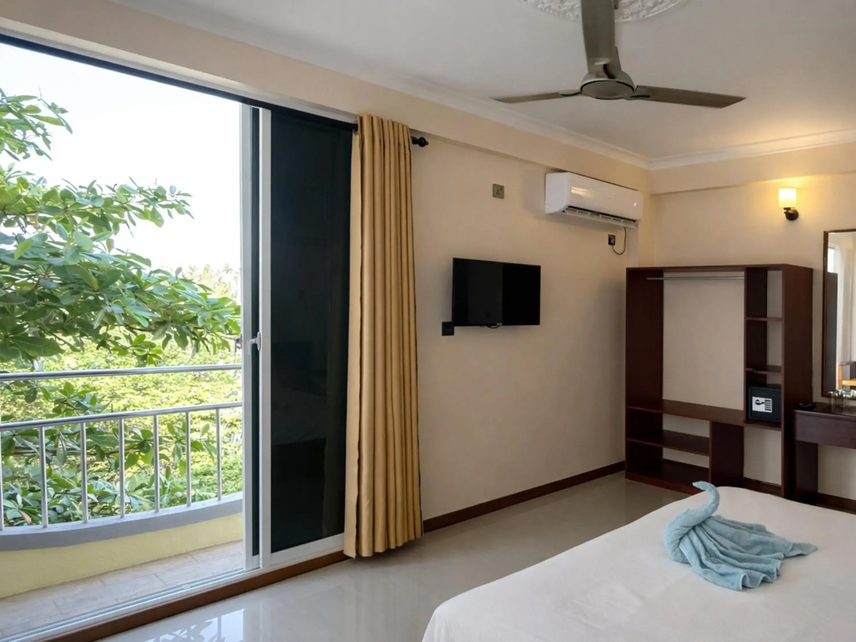 Deluxe Room in Noah Private Beach House Deluxe Room in Noah Private Beach House