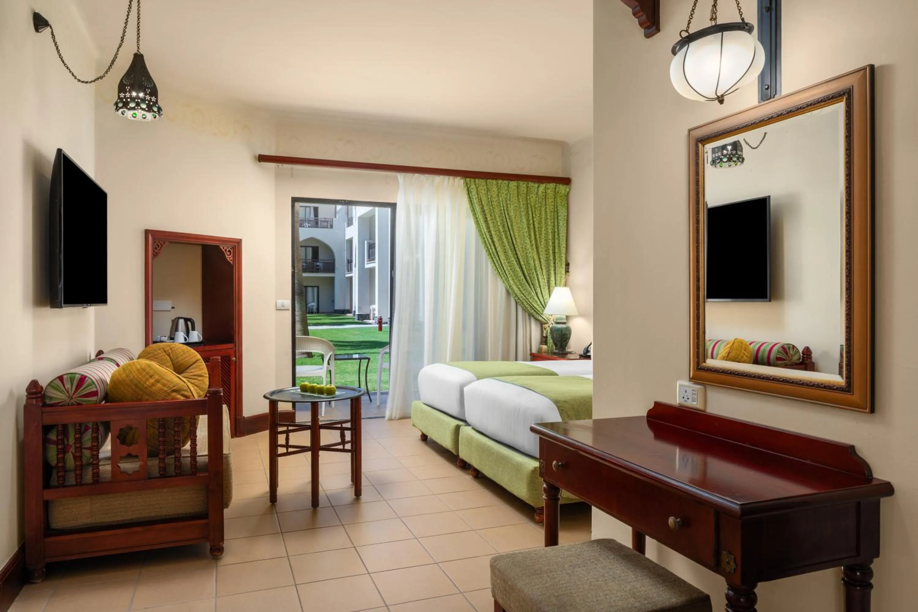 TV and multimedia, Bed in Pickalbatros Sands Port Ghalib