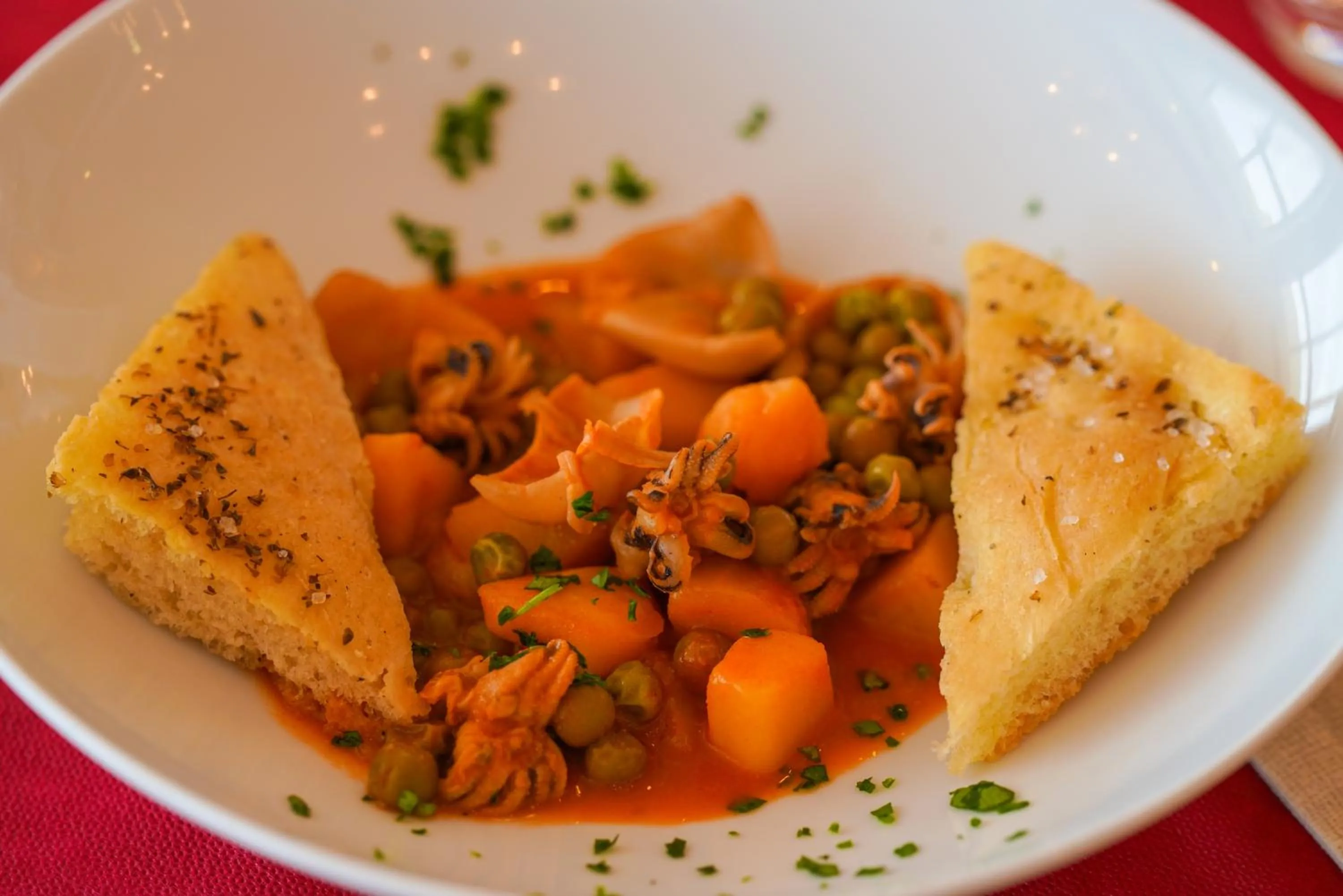 Restaurant/places to eat in Hotel Imperial Beach - Dada Hotels