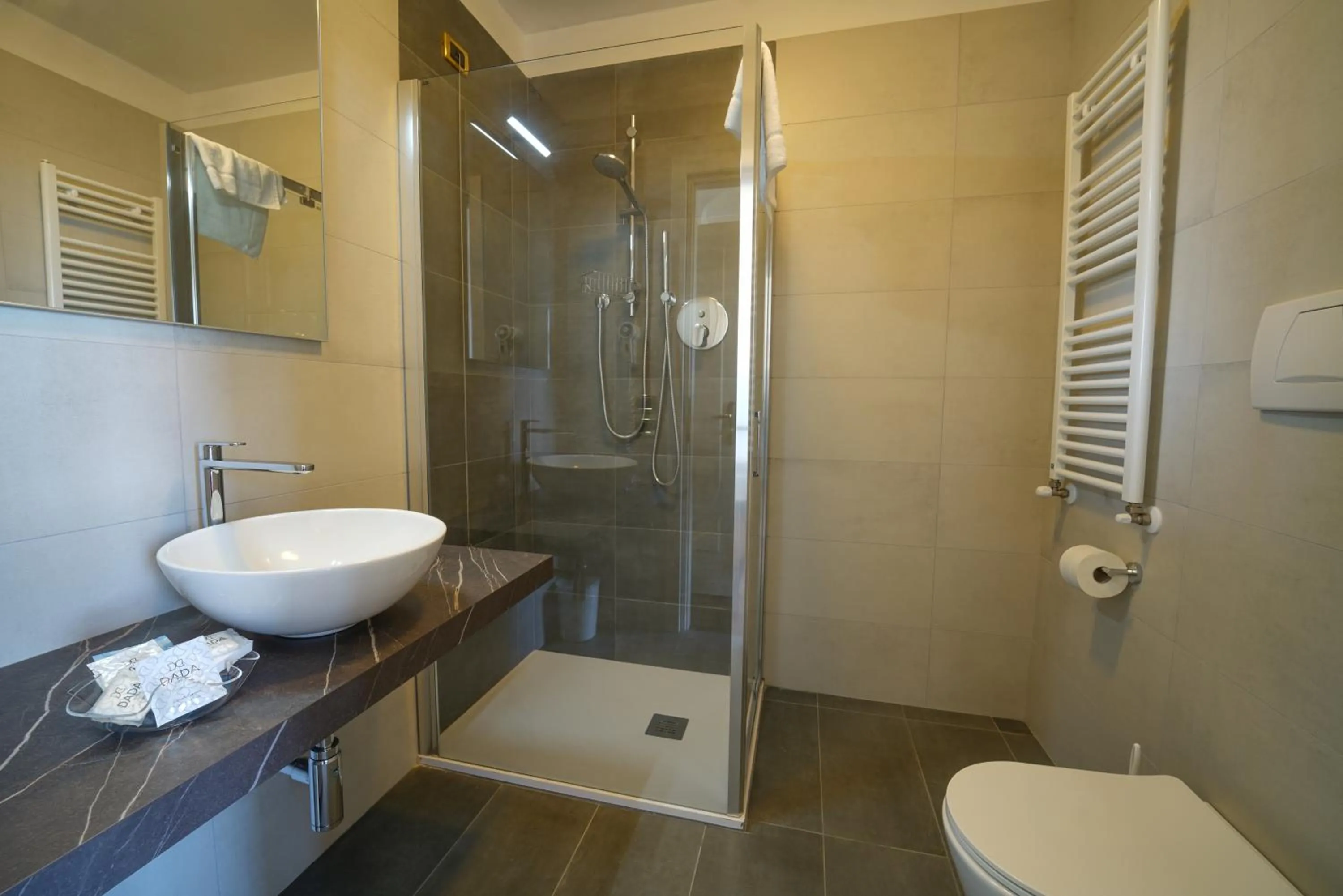 Bathroom in Hotel Imperial Beach - Dada Hotels